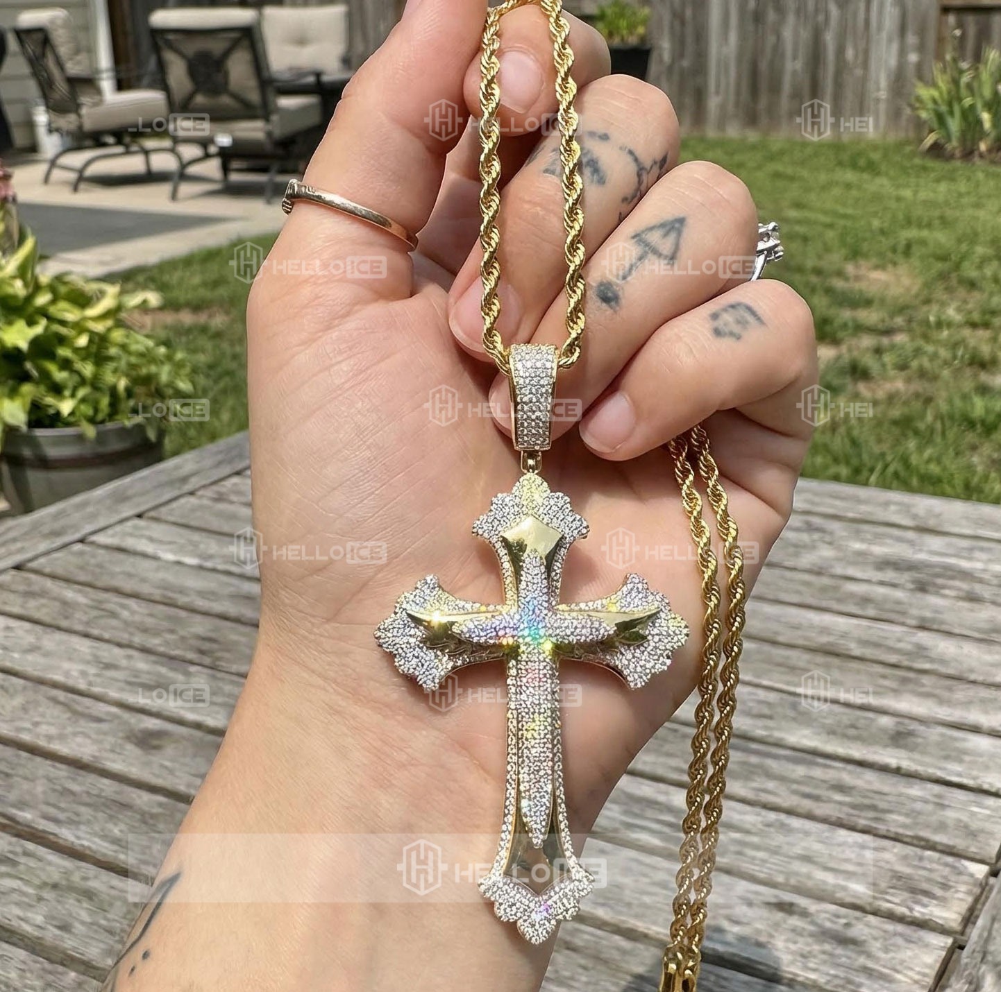 Helloice Review Image