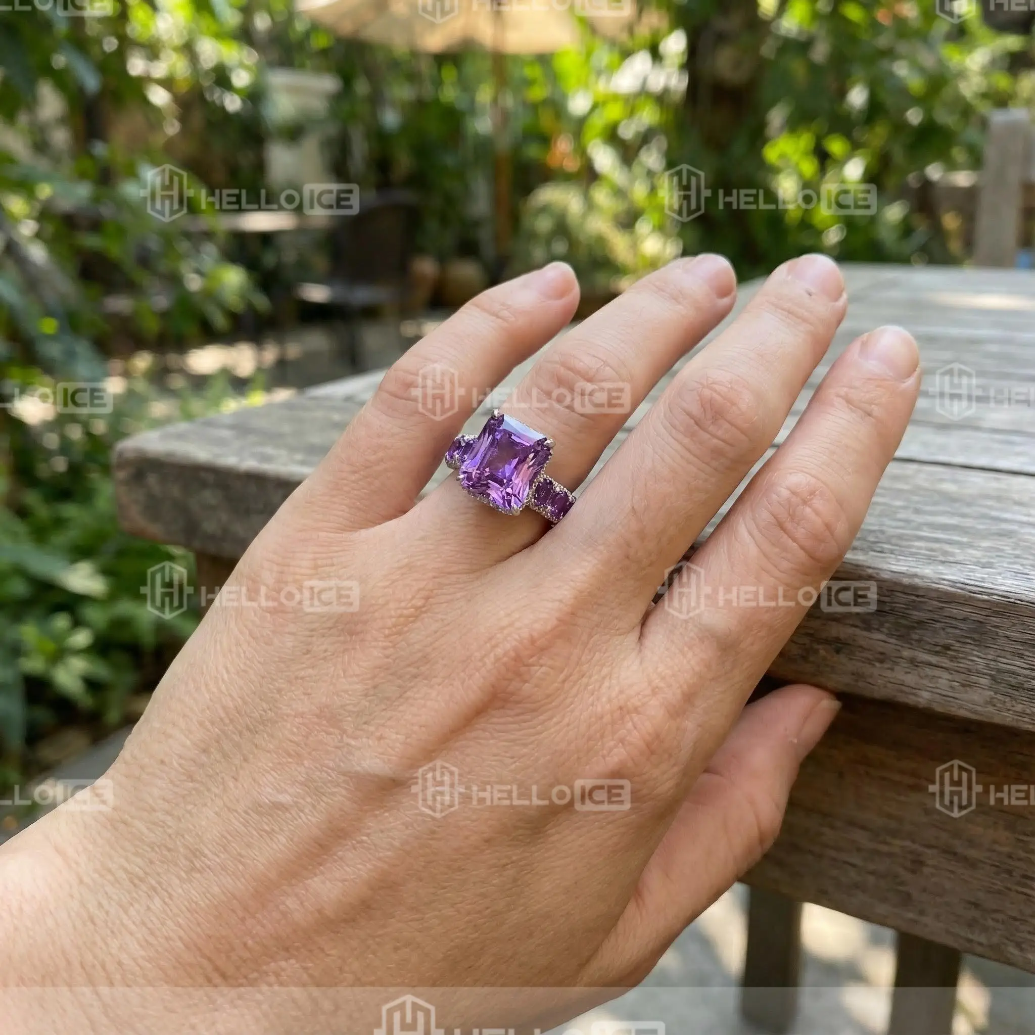 Helloice Review Image