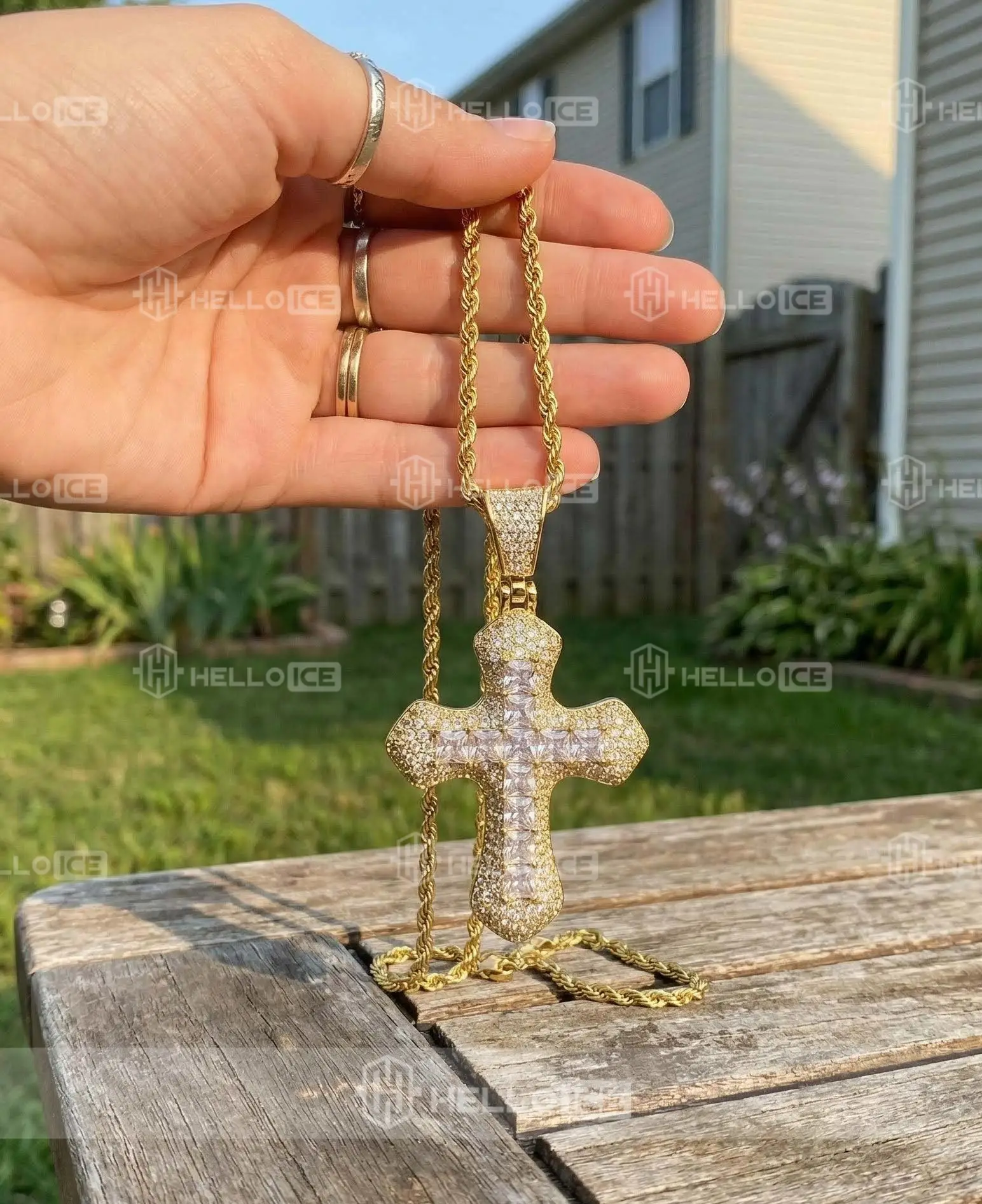 Helloice Review Image