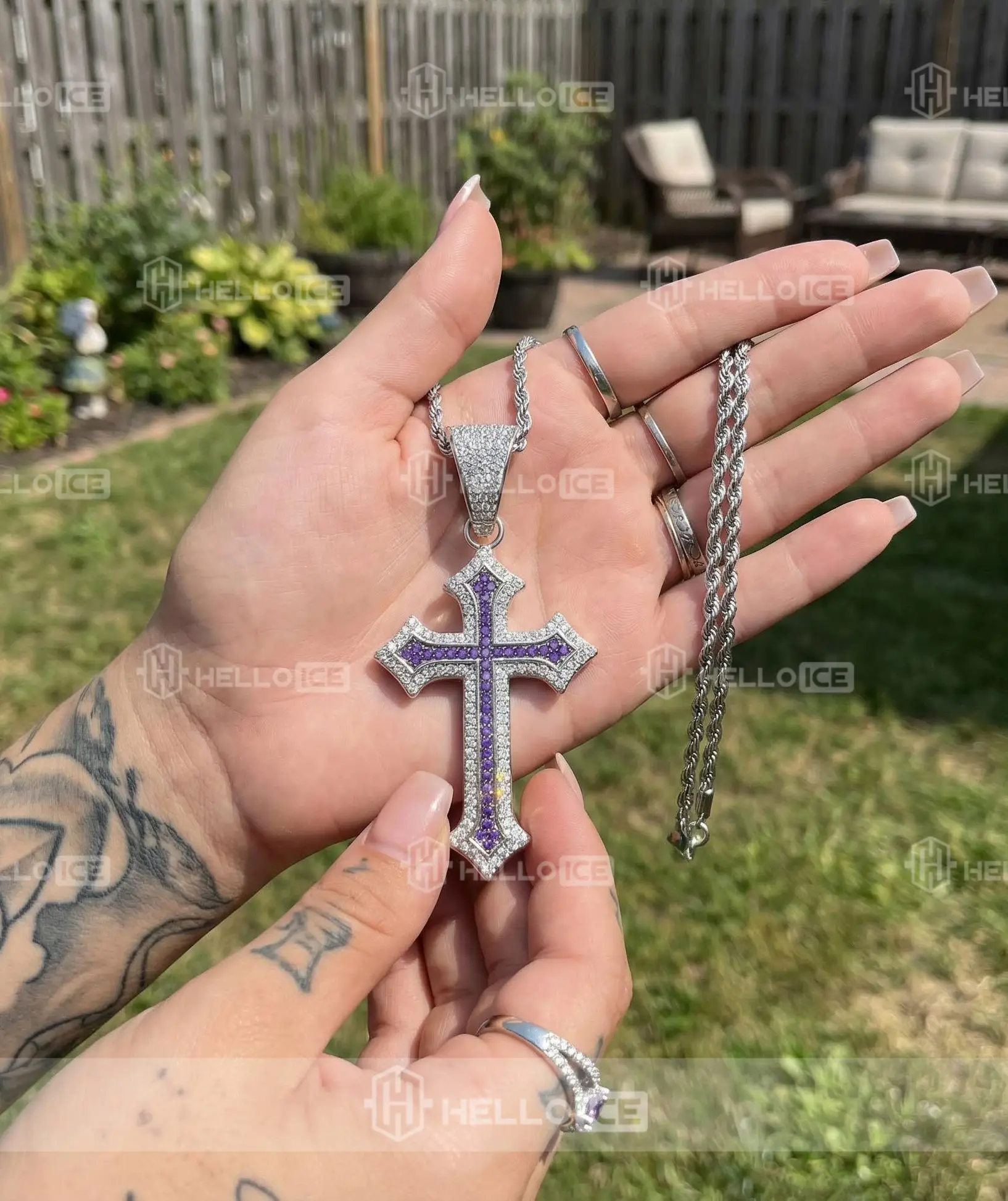 Helloice Review Image