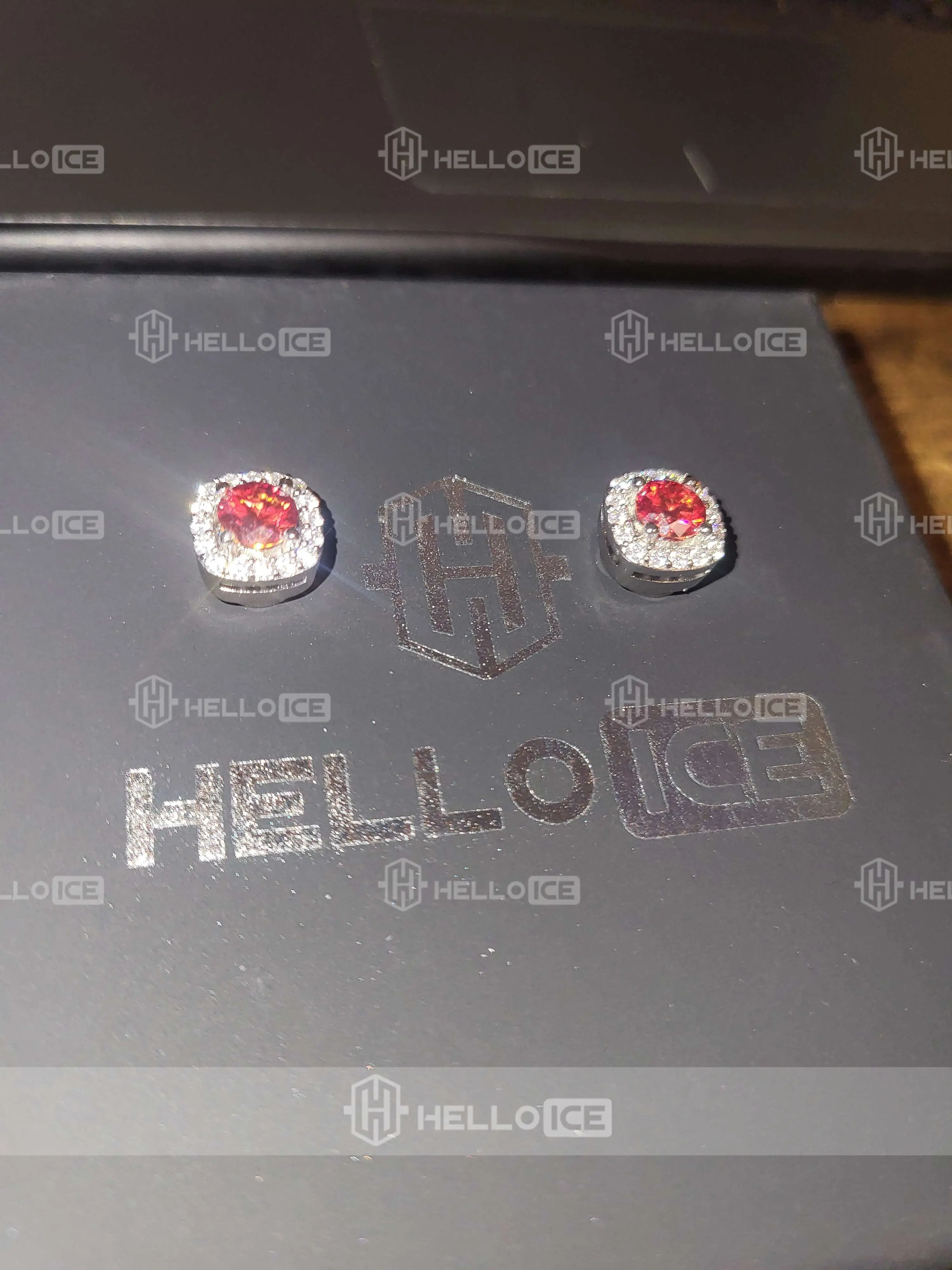 Helloice Review Image