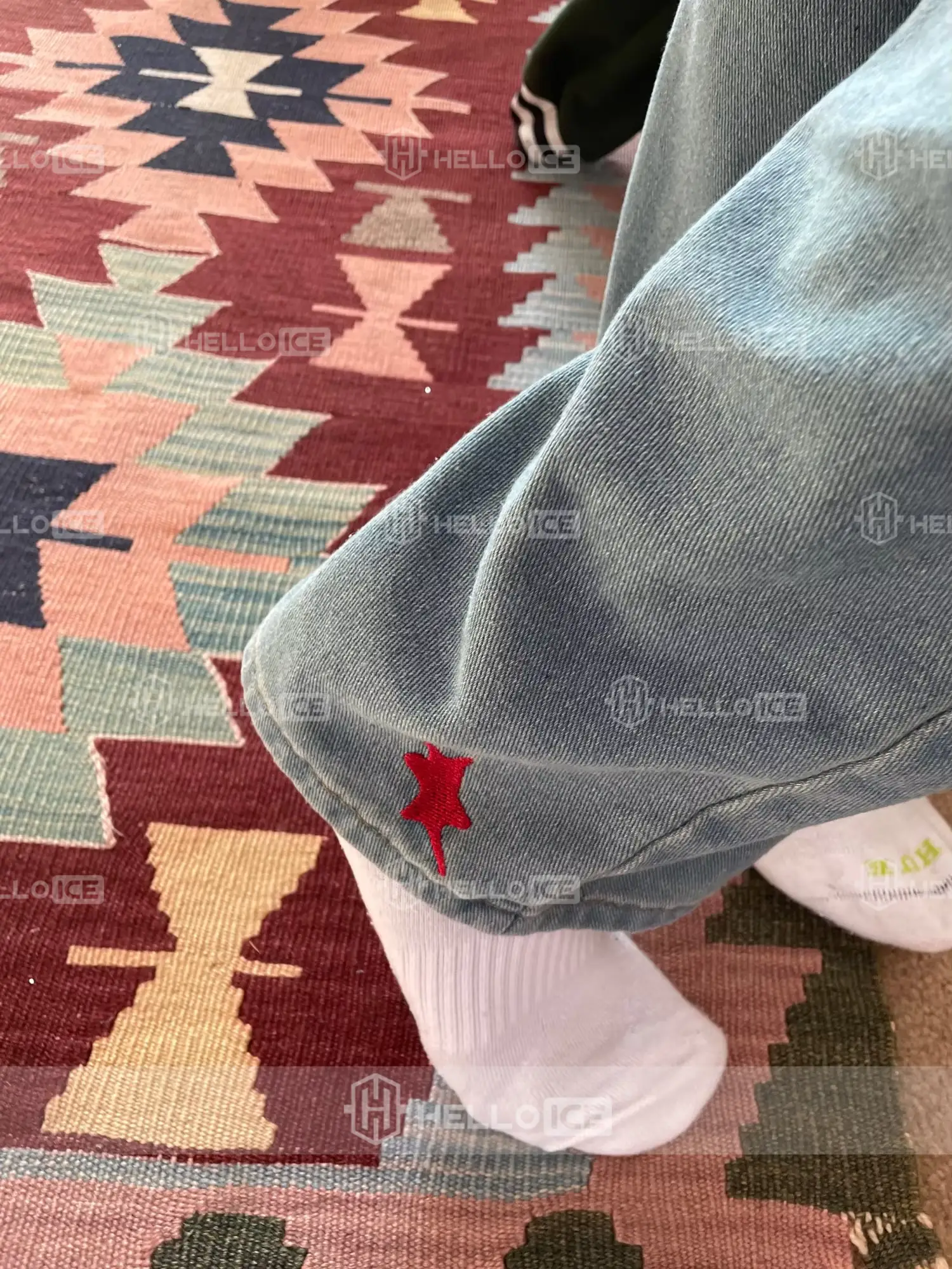 Helloice Review Image