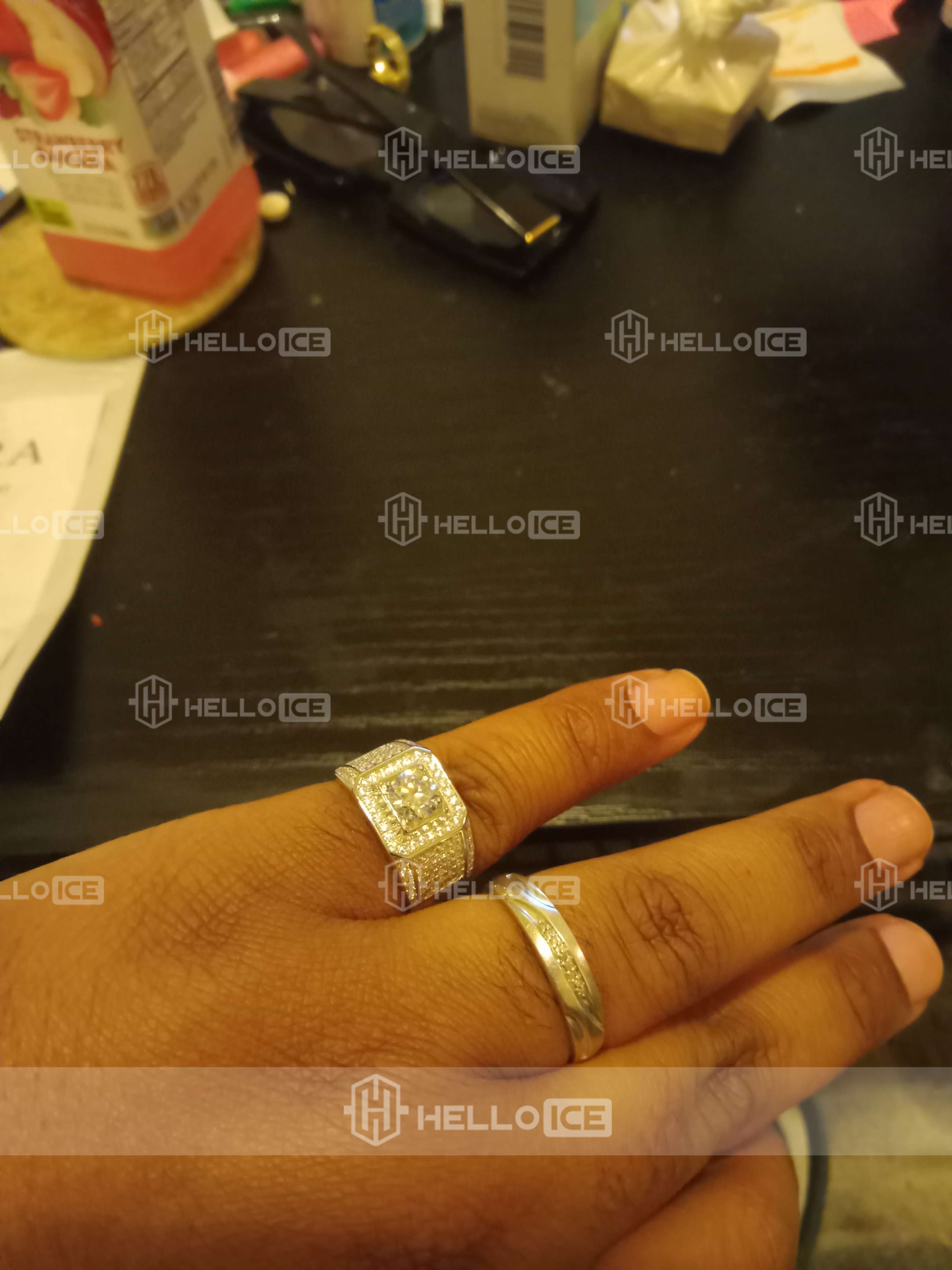 Helloice Review Image