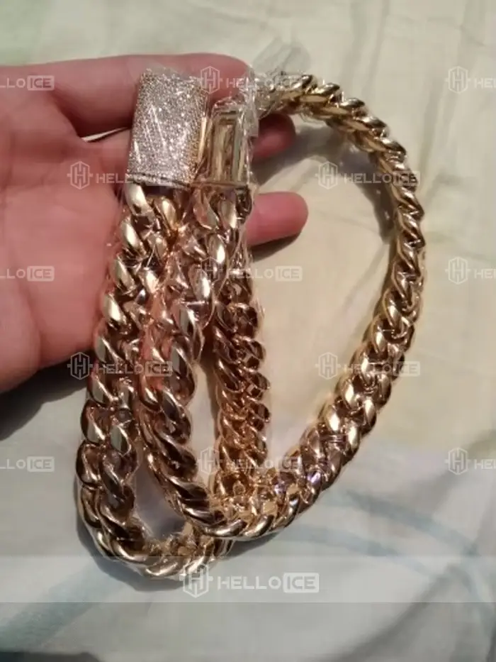 Helloice Review Image