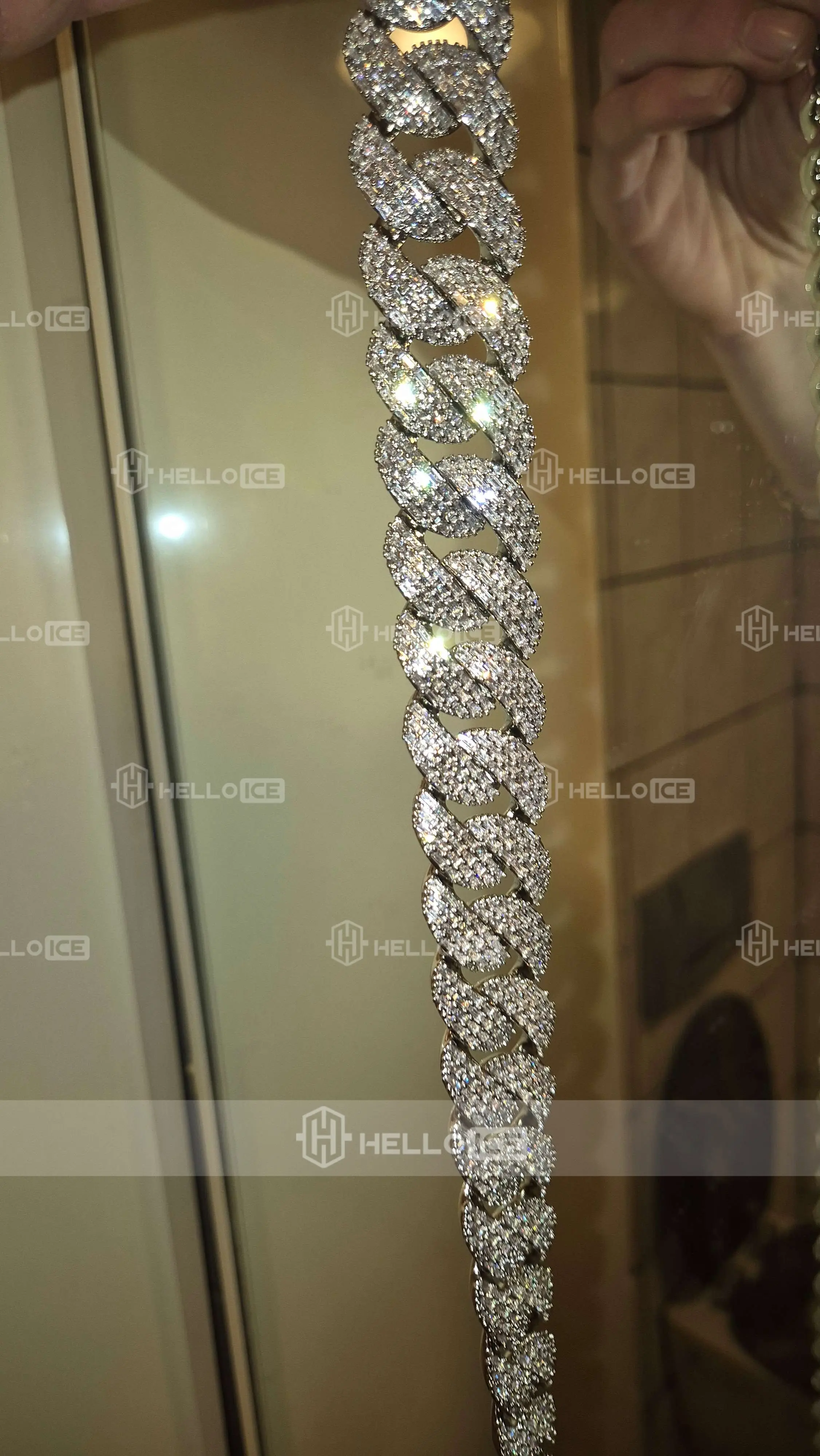 Helloice Review Image