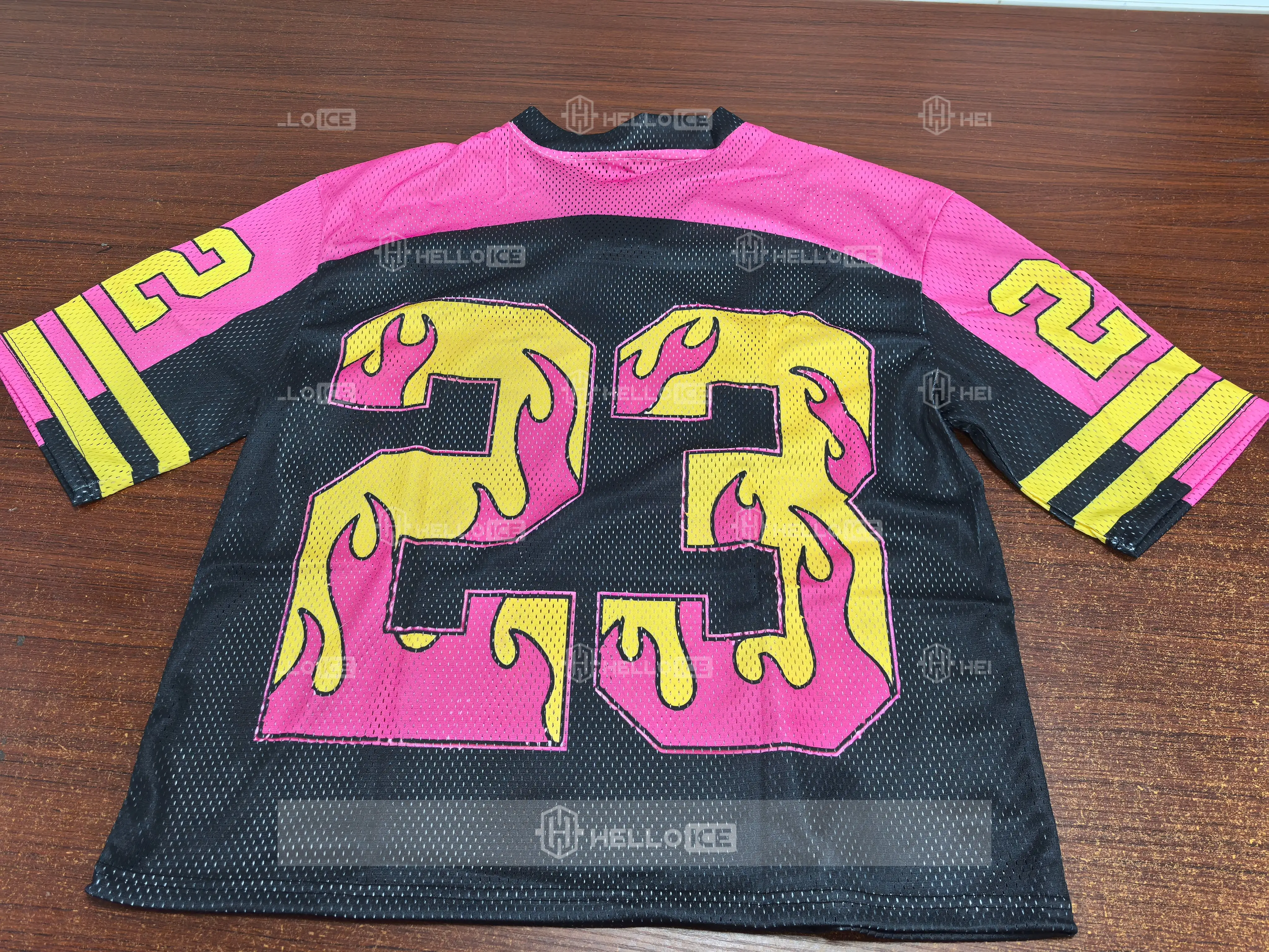 Helloice Review Image