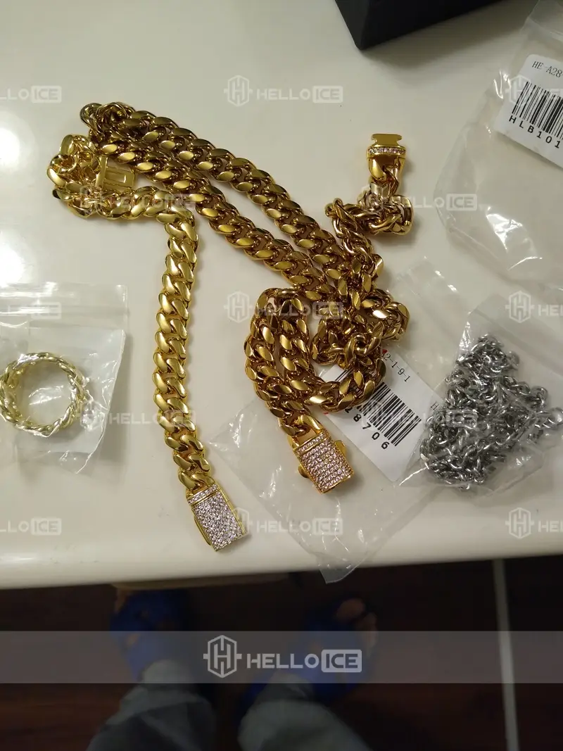 Helloice Review Image