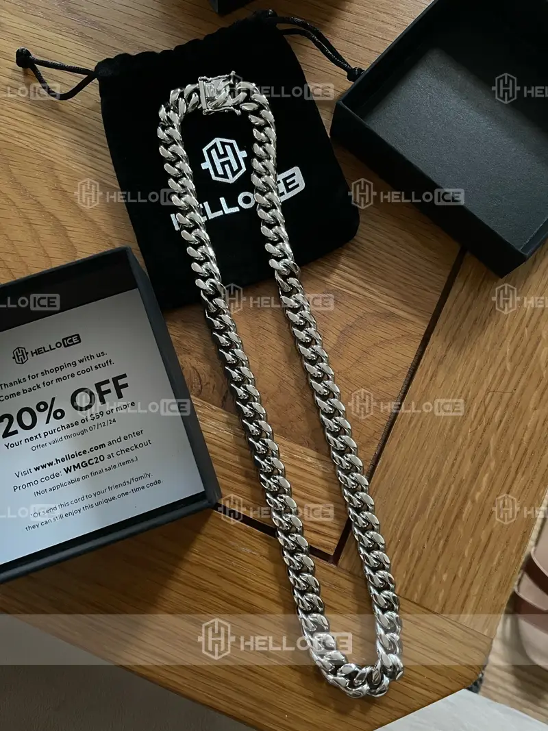 Helloice Review Image