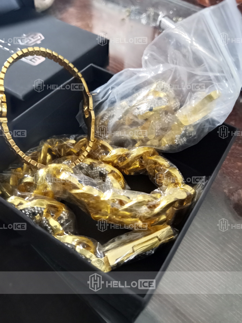 Helloice Review Image