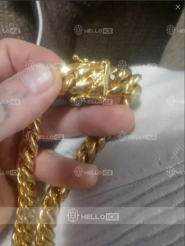 Helloice Review Image