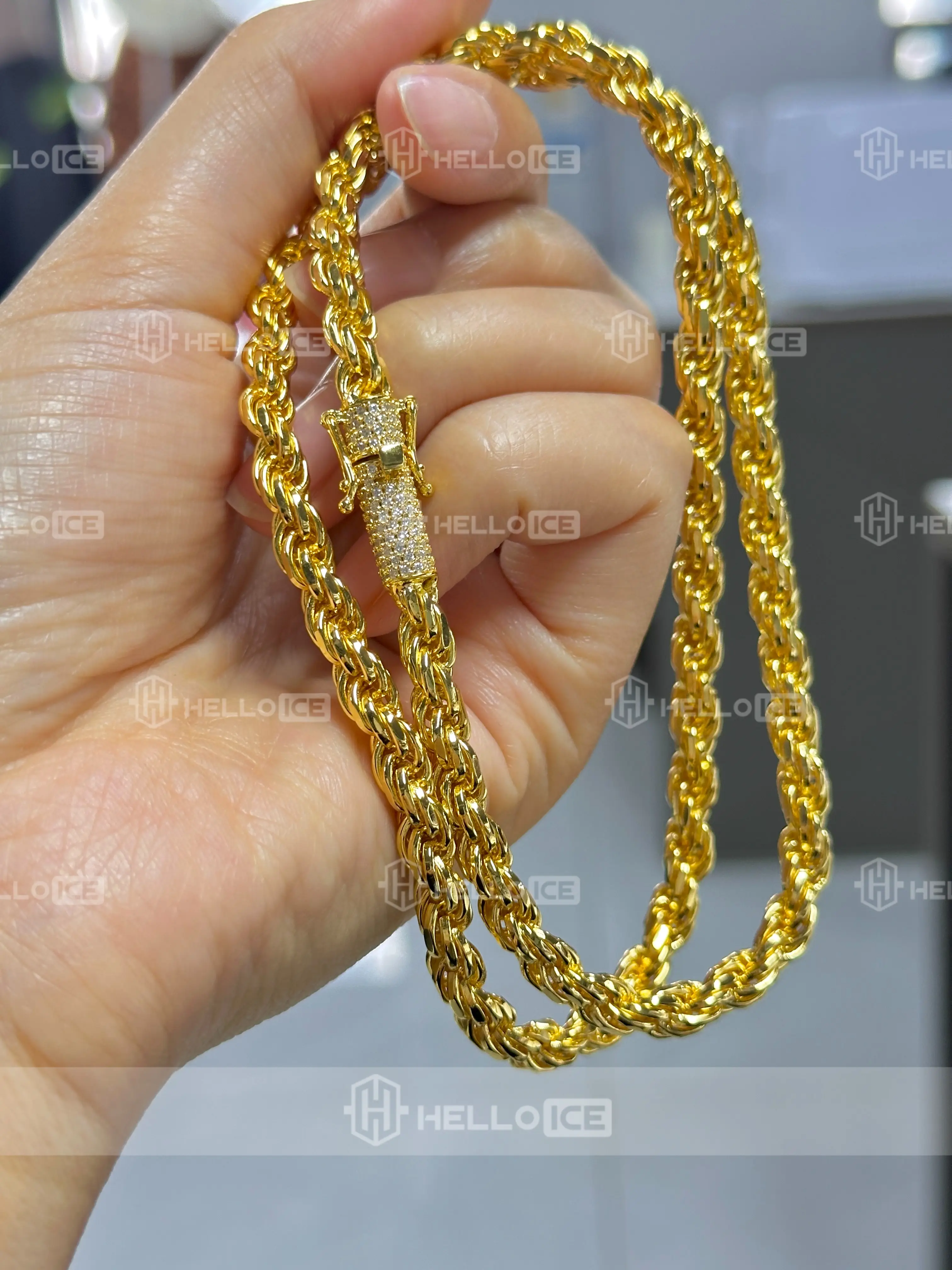 Helloice Review Image