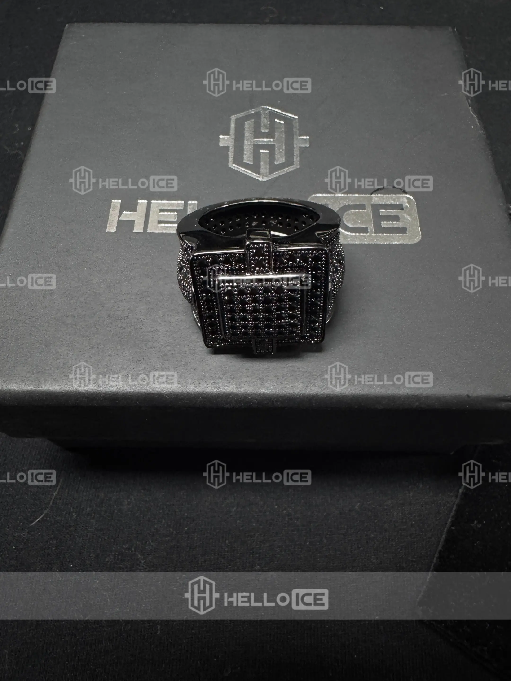 Helloice Review Image