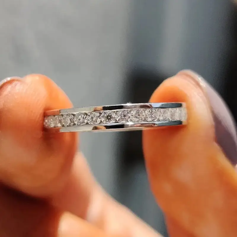 WOMEN'S WEDDING BAND