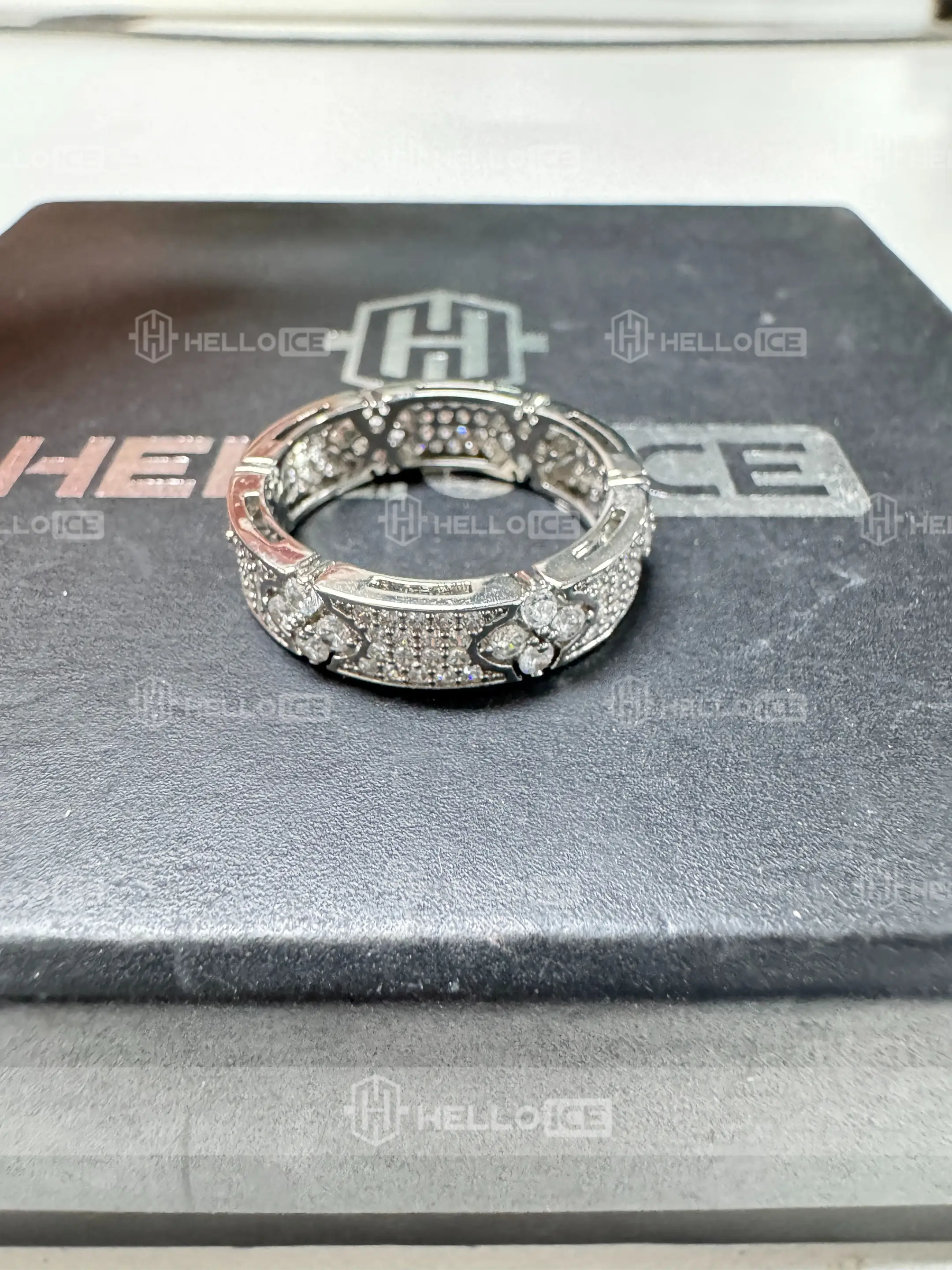 Helloice Review Image