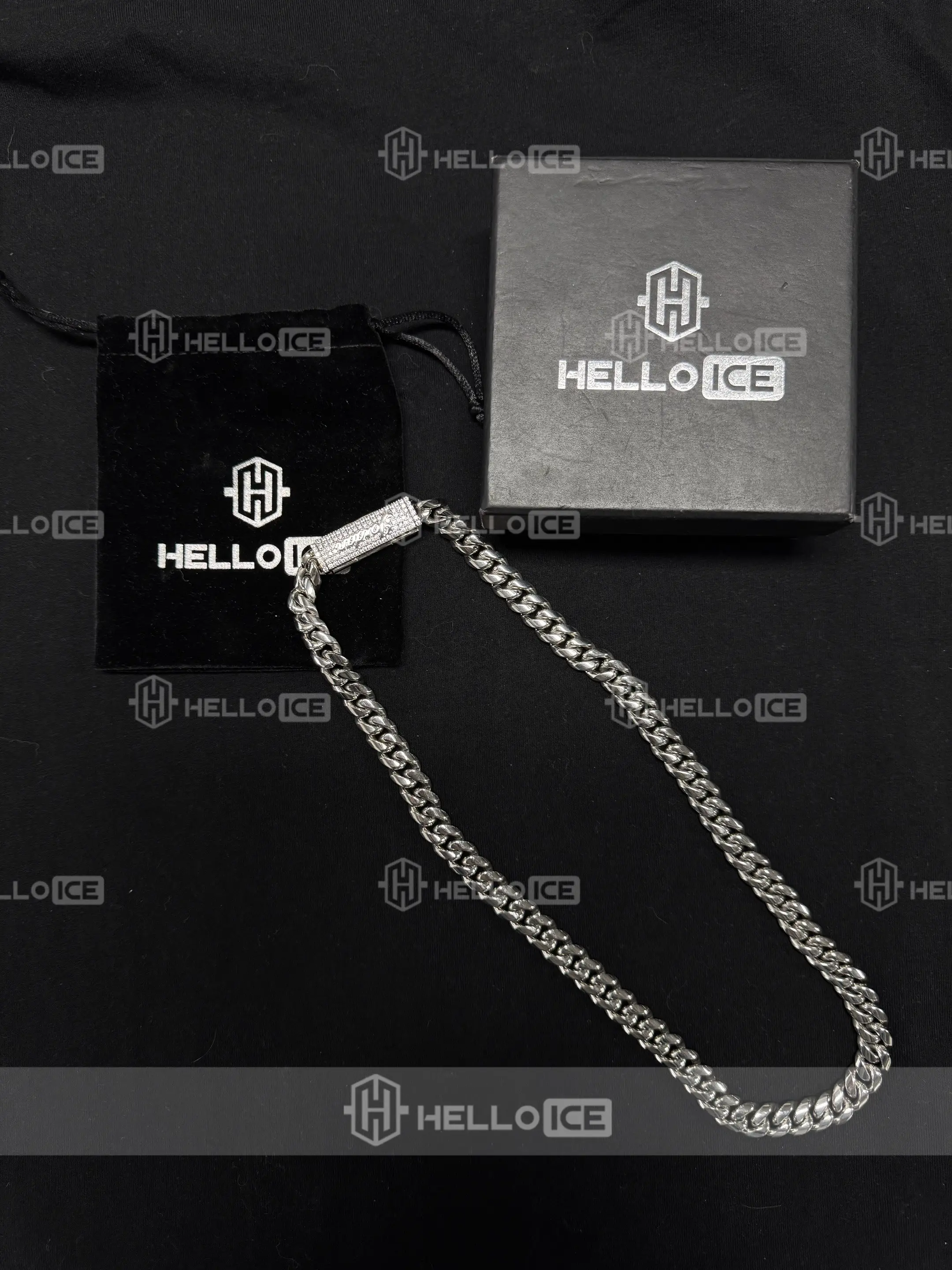 Helloice Review Image