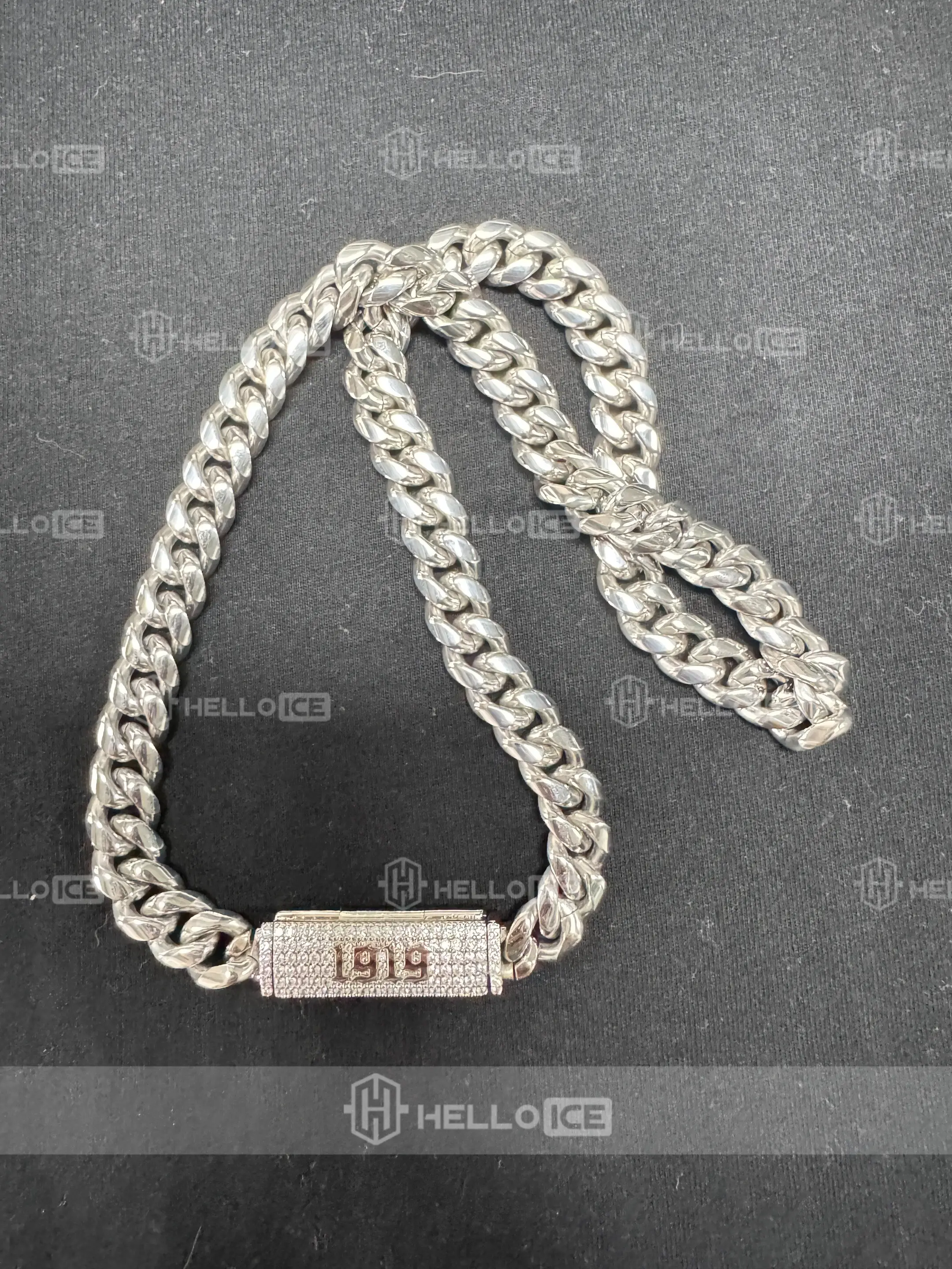 Helloice Review Image