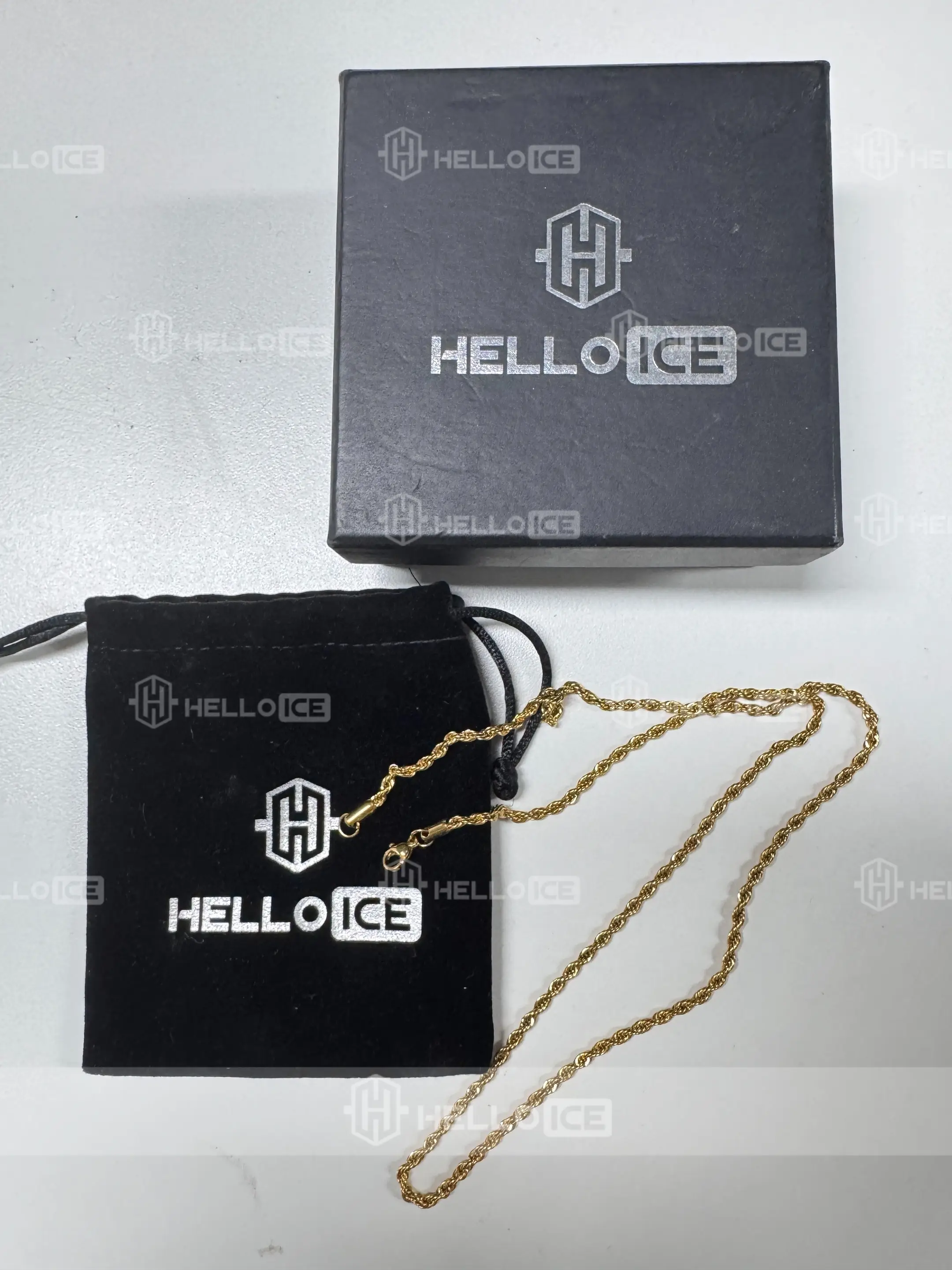 Helloice Review Image