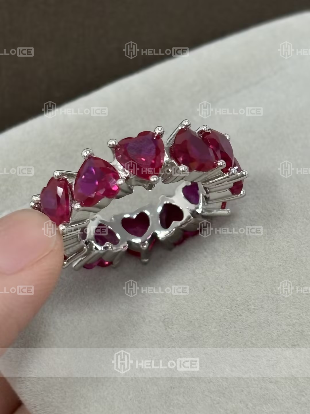 Helloice Review Image