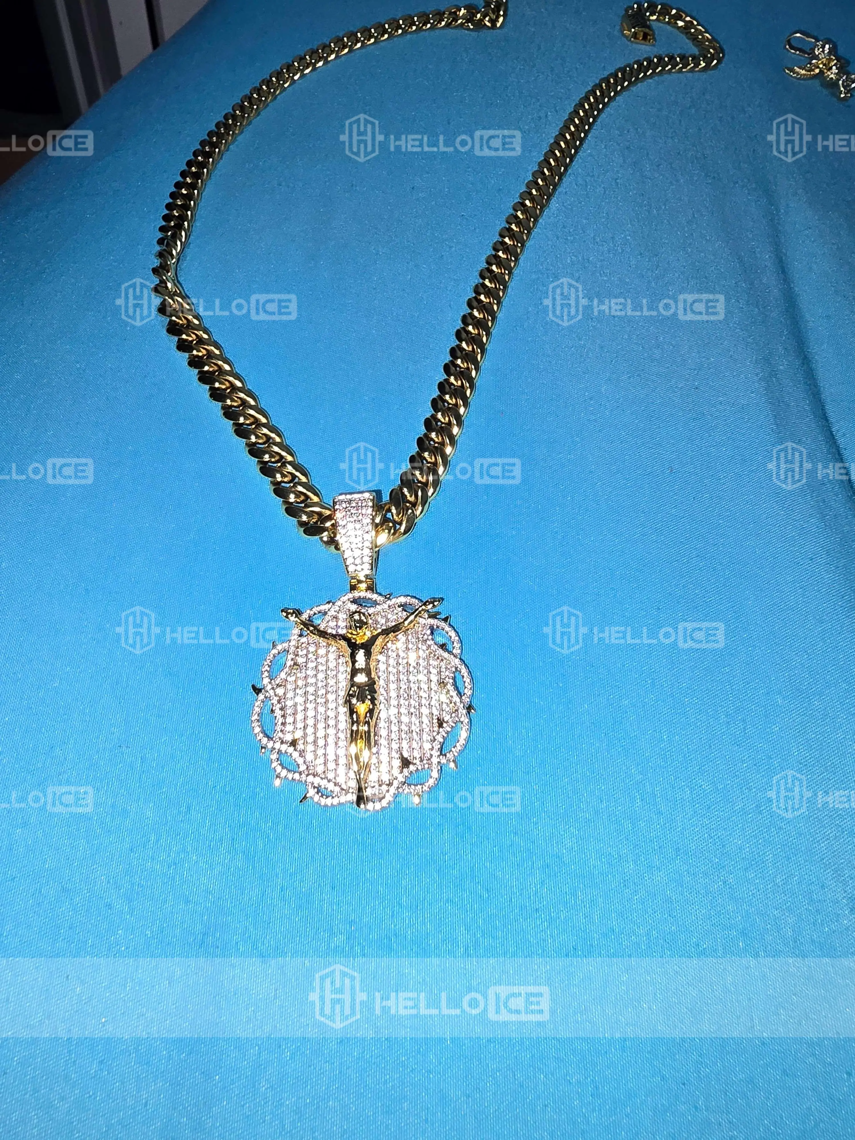 Helloice Review Image