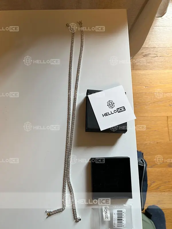 Helloice Review Image