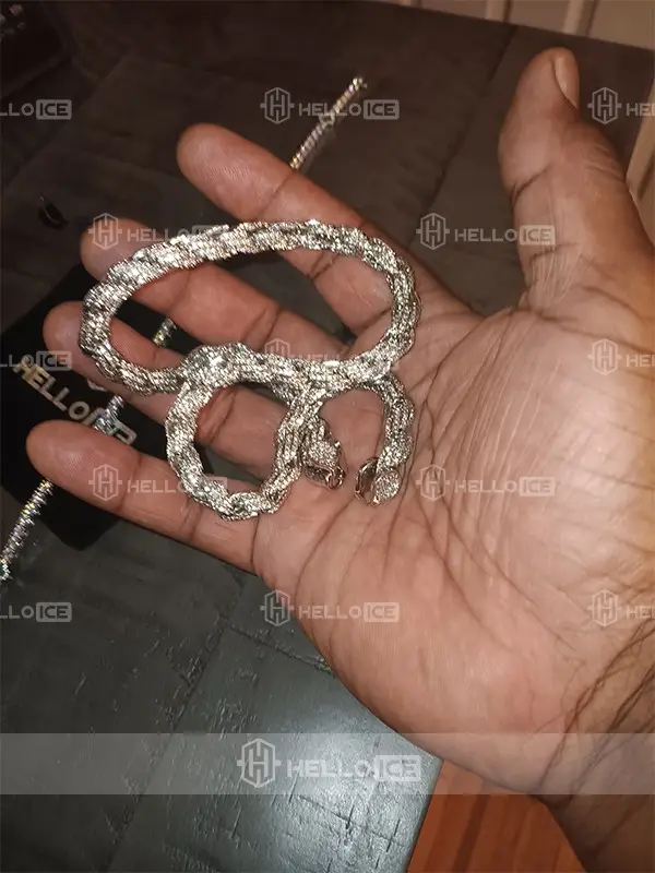 Helloice Review Image