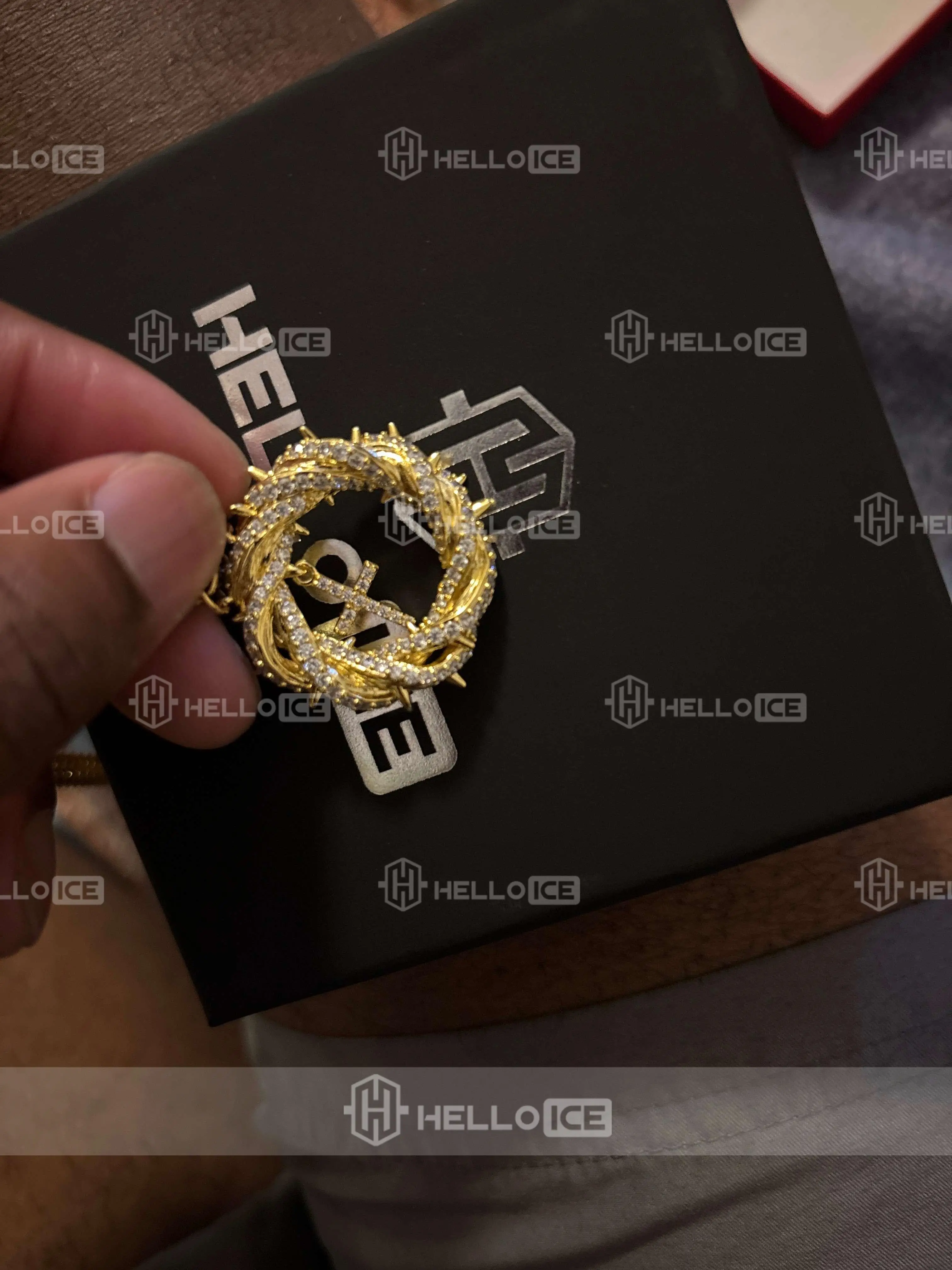 Helloice Review Image