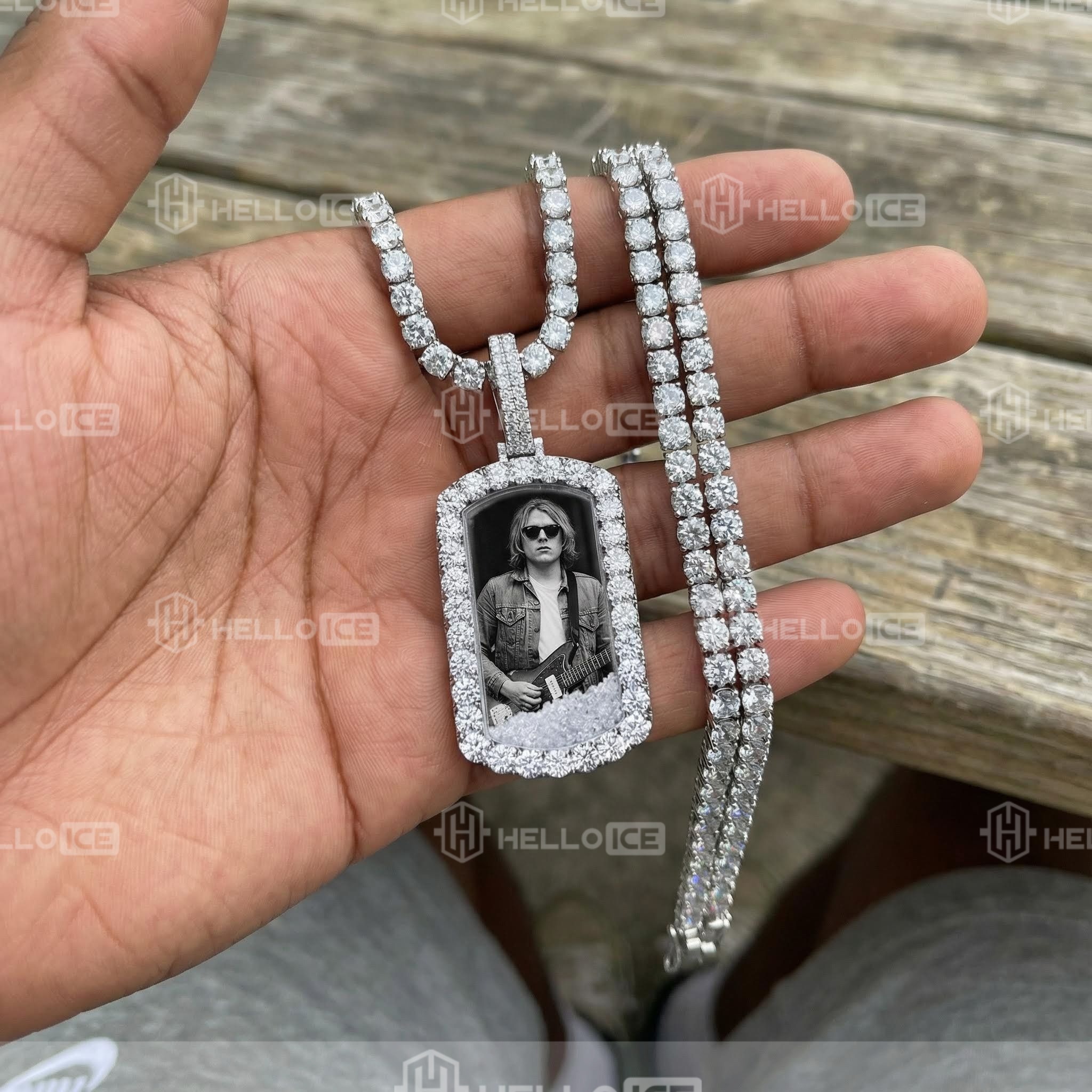 Helloice Review Image