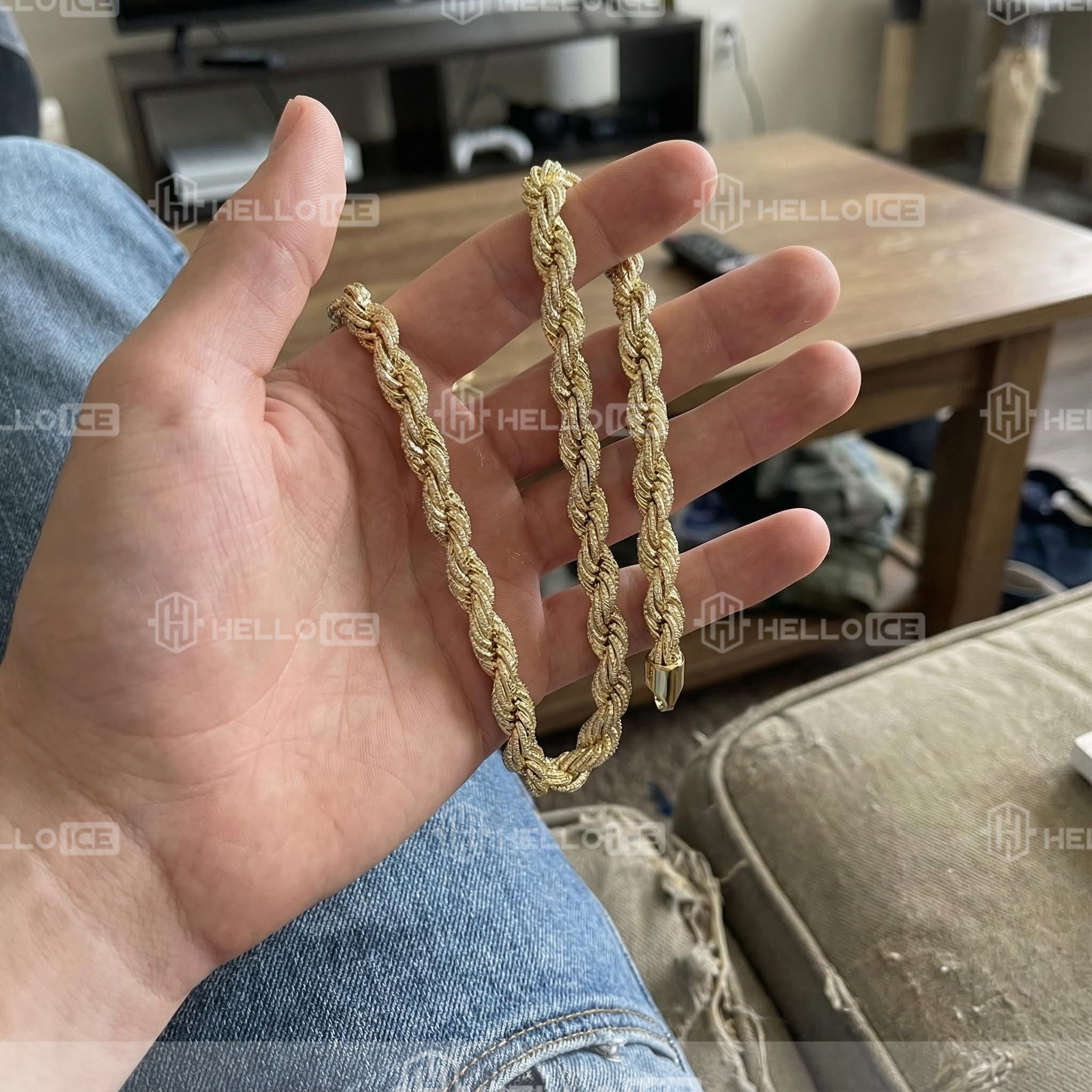 Helloice Review Image