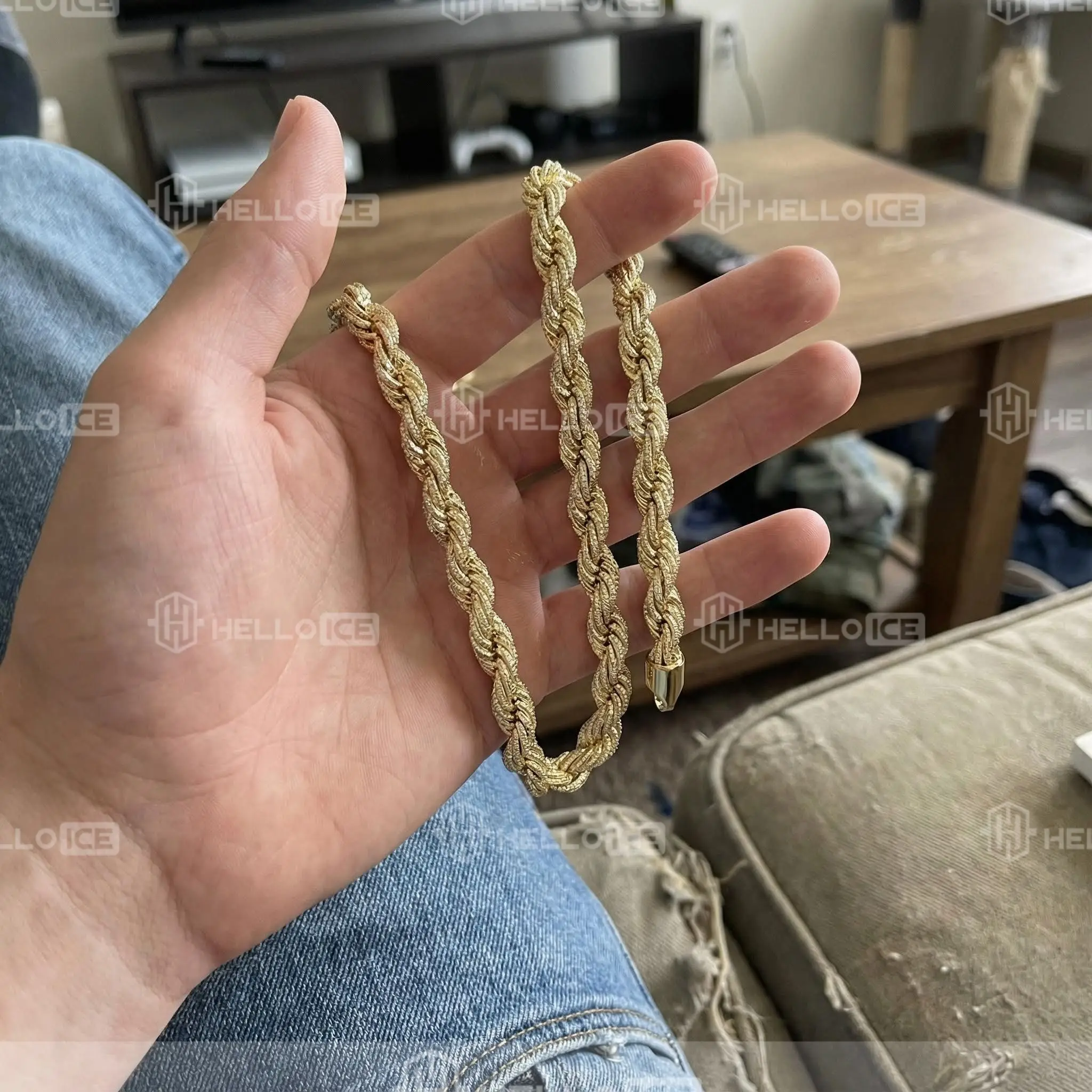 Helloice Review Image