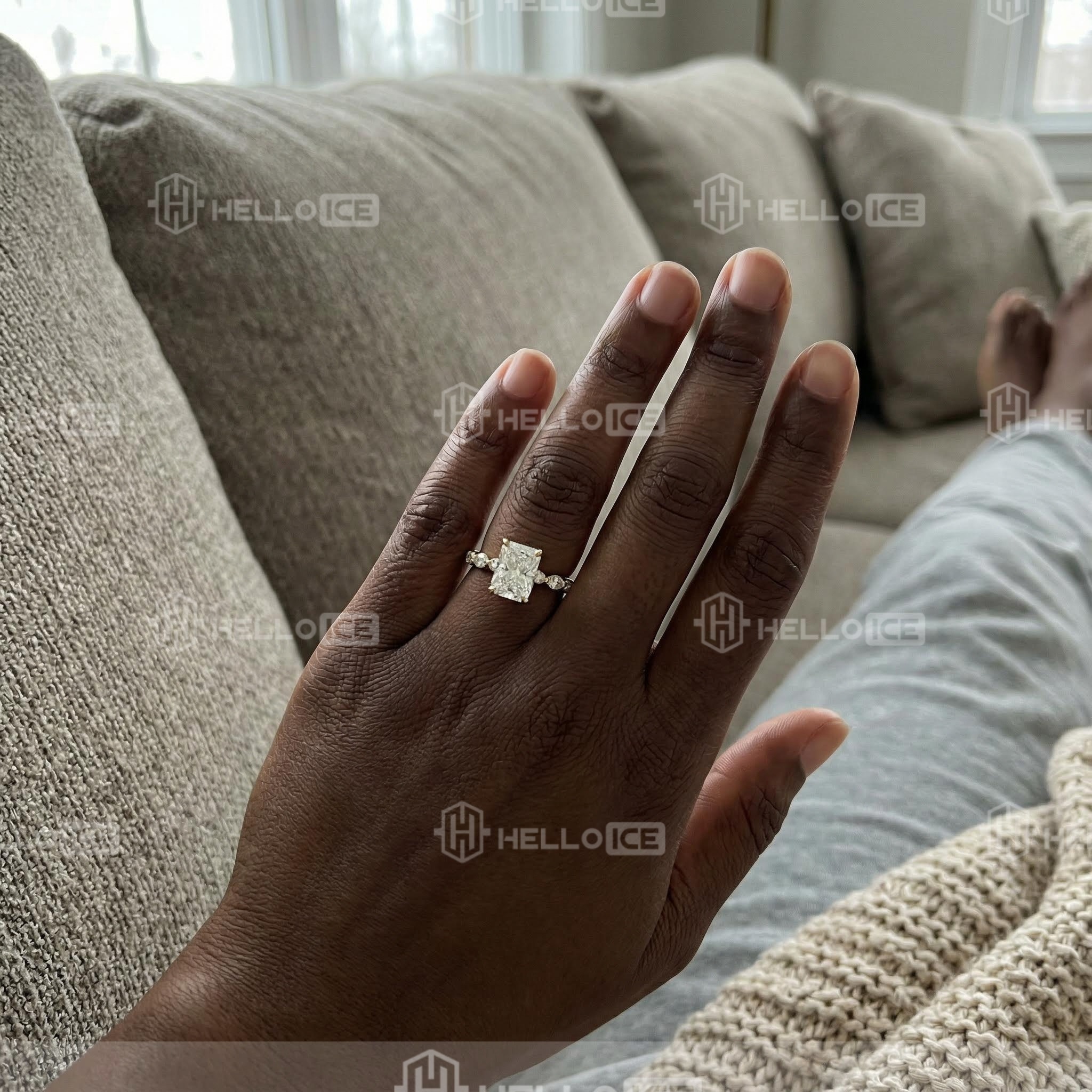 Helloice Review Image