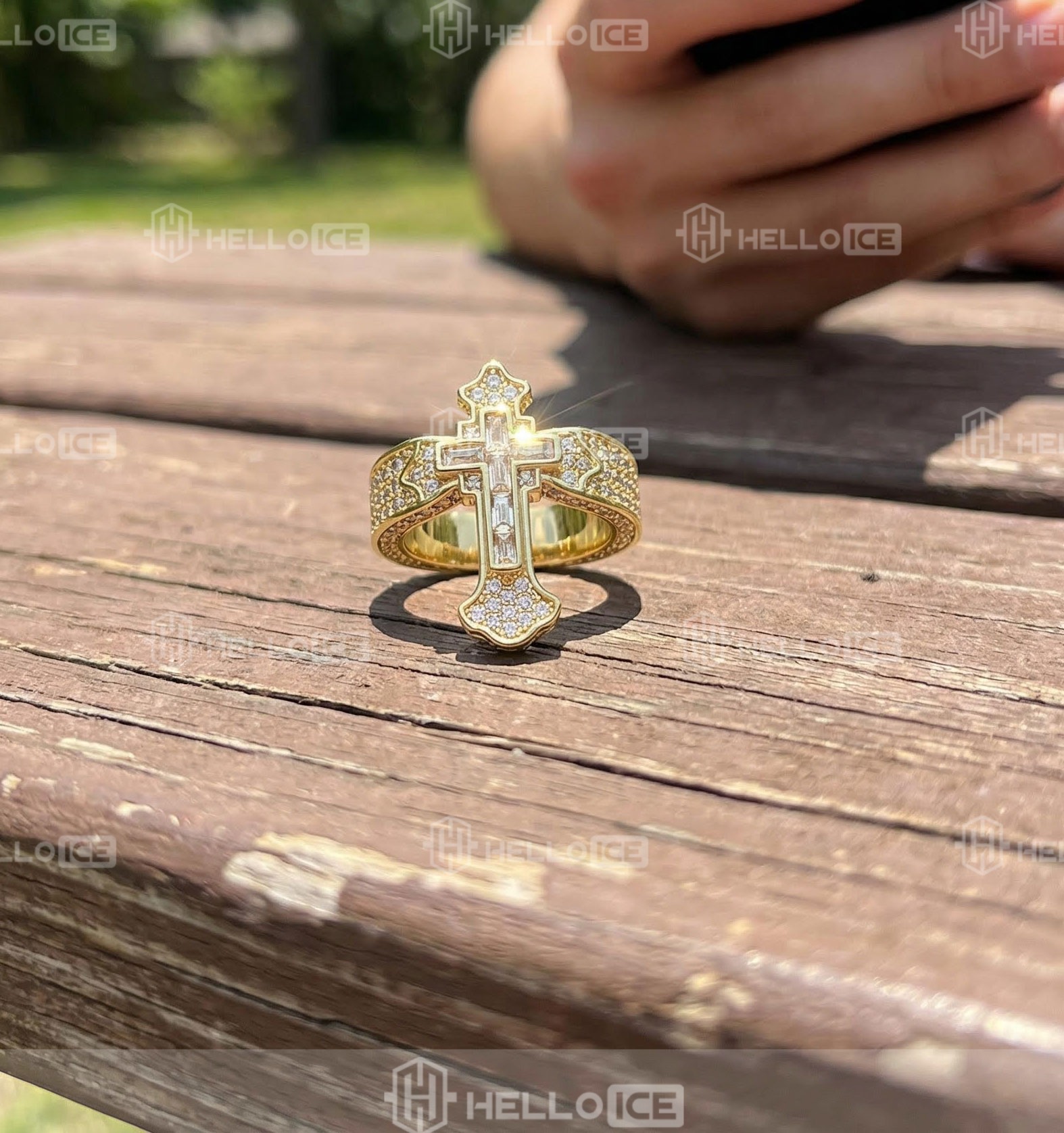 Helloice Review Image