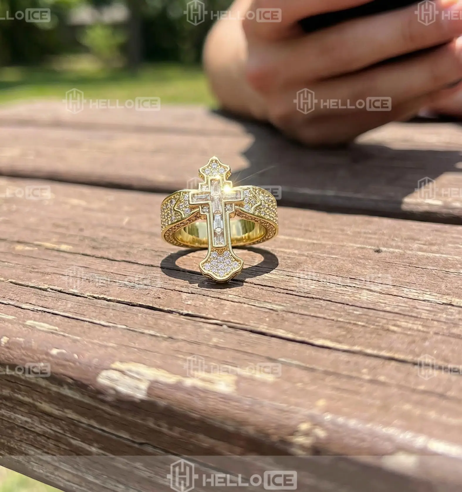 Helloice Review Image