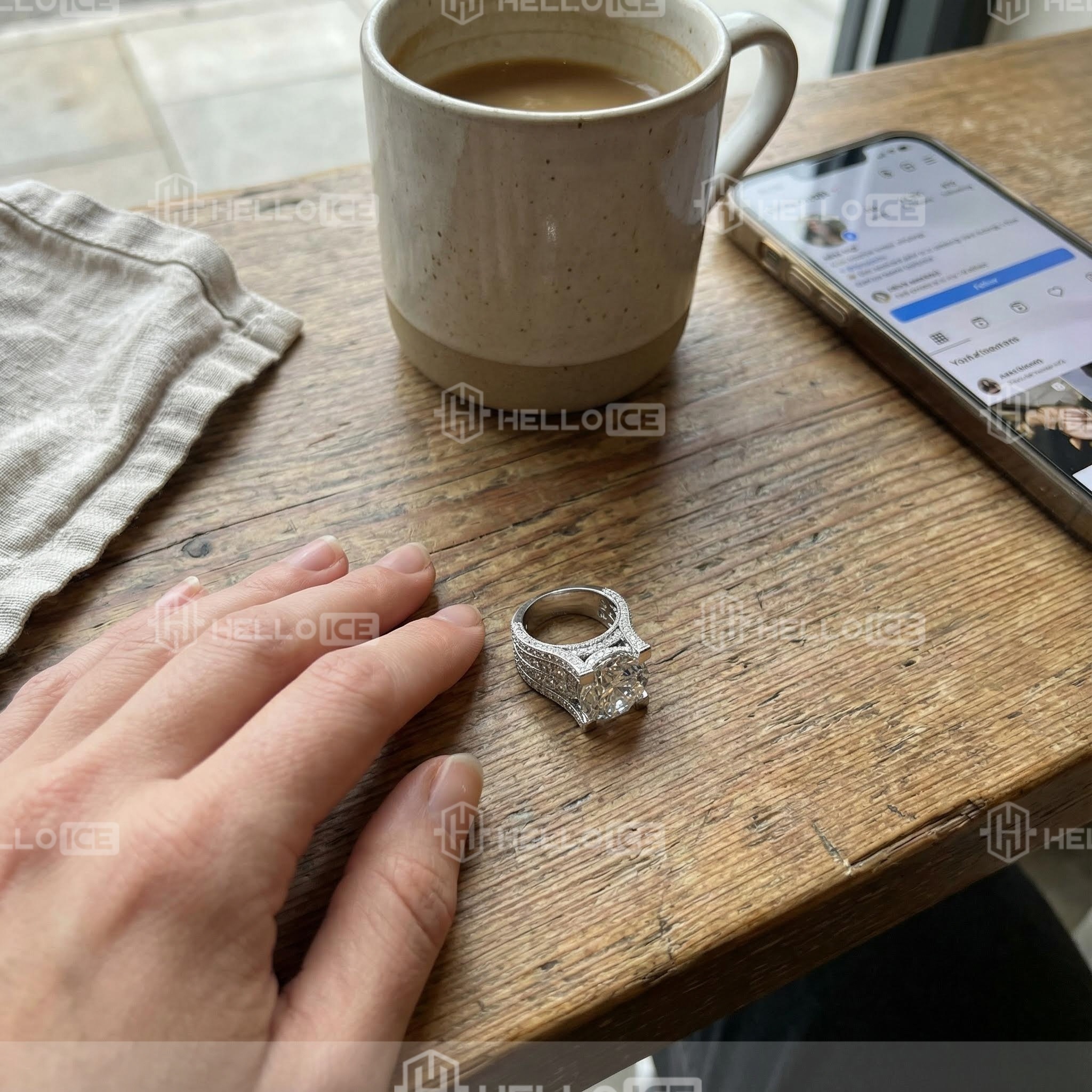 Helloice Review Image