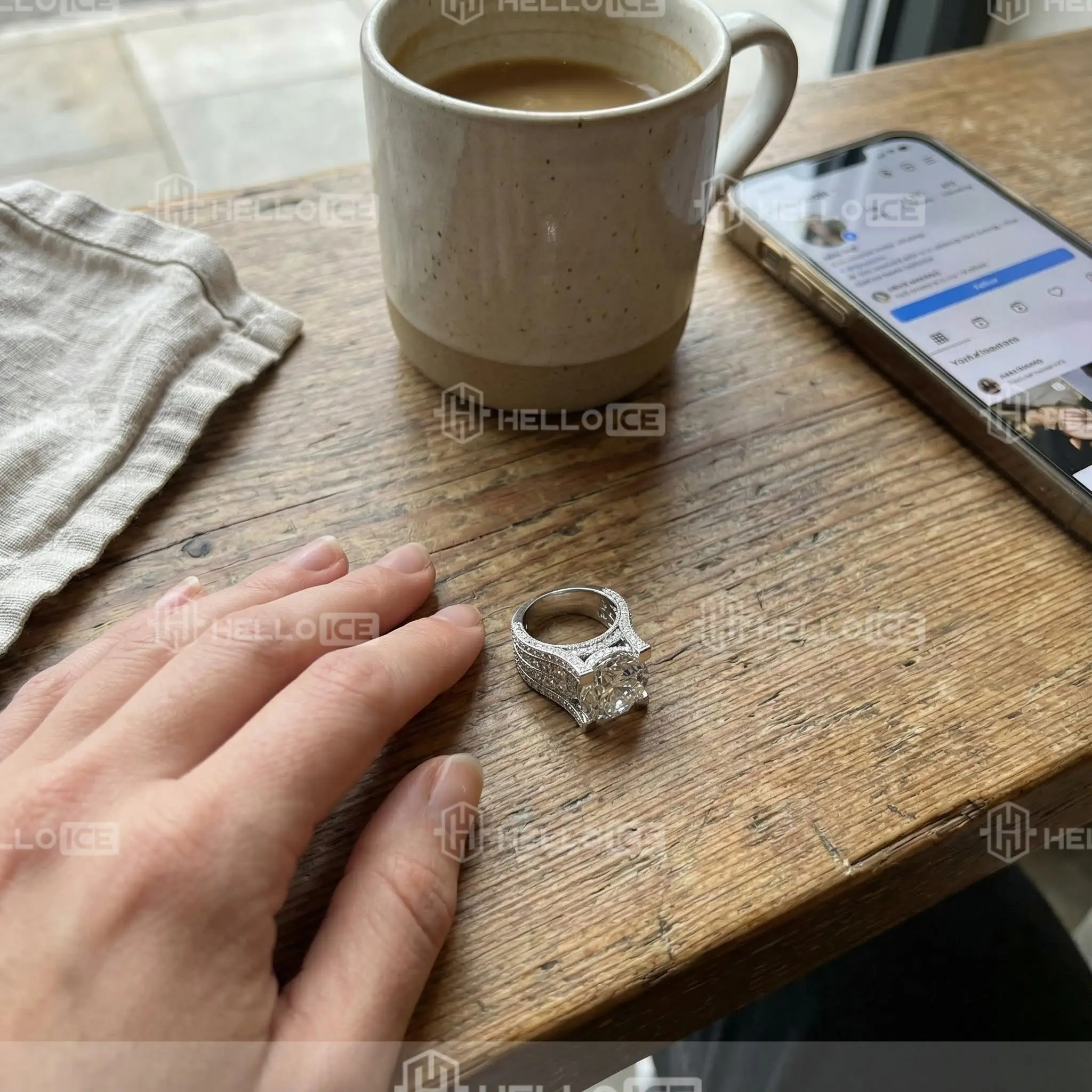 Helloice Review Image