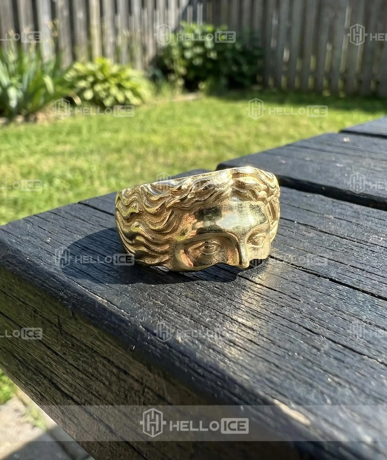 Helloice Review Image