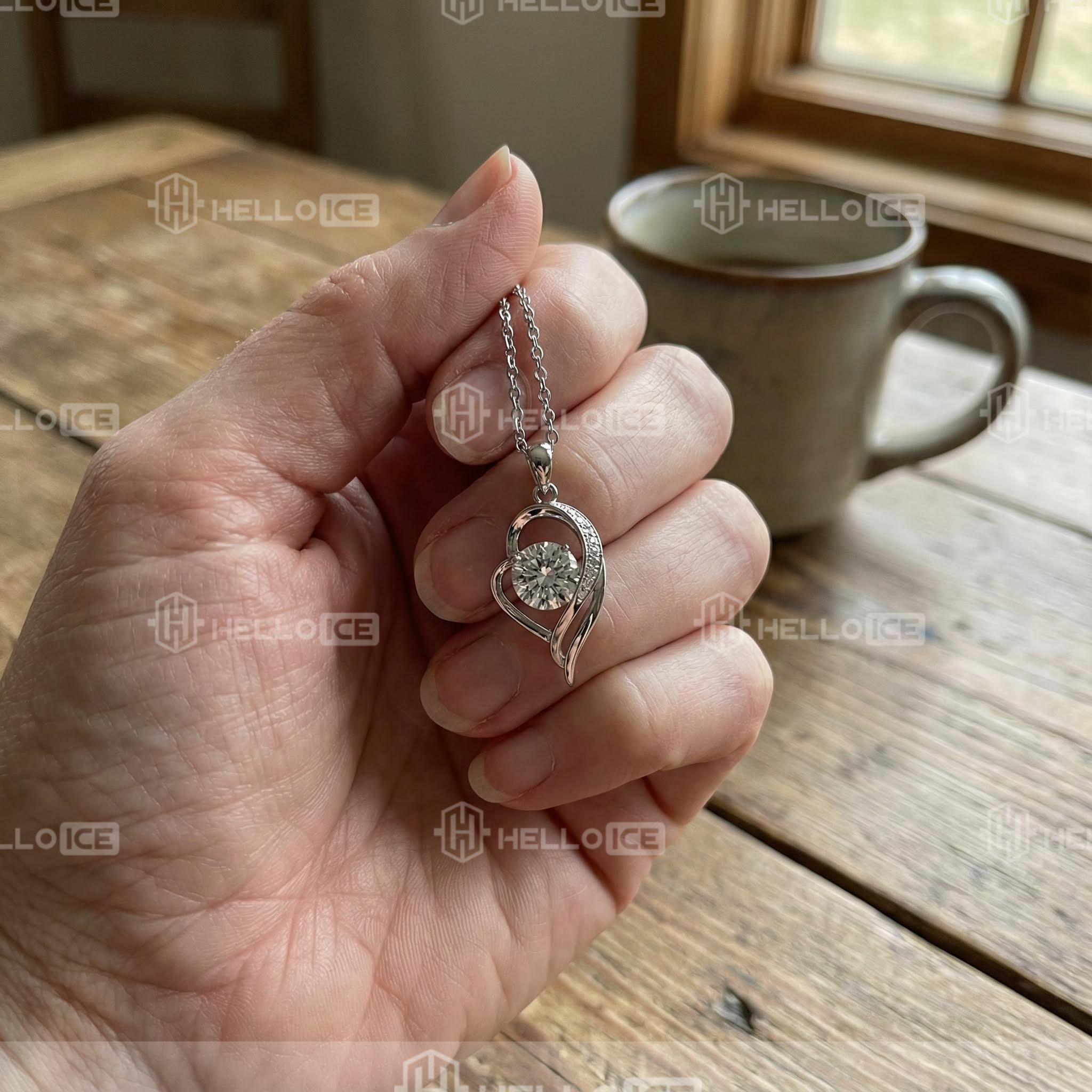 Helloice Review Image