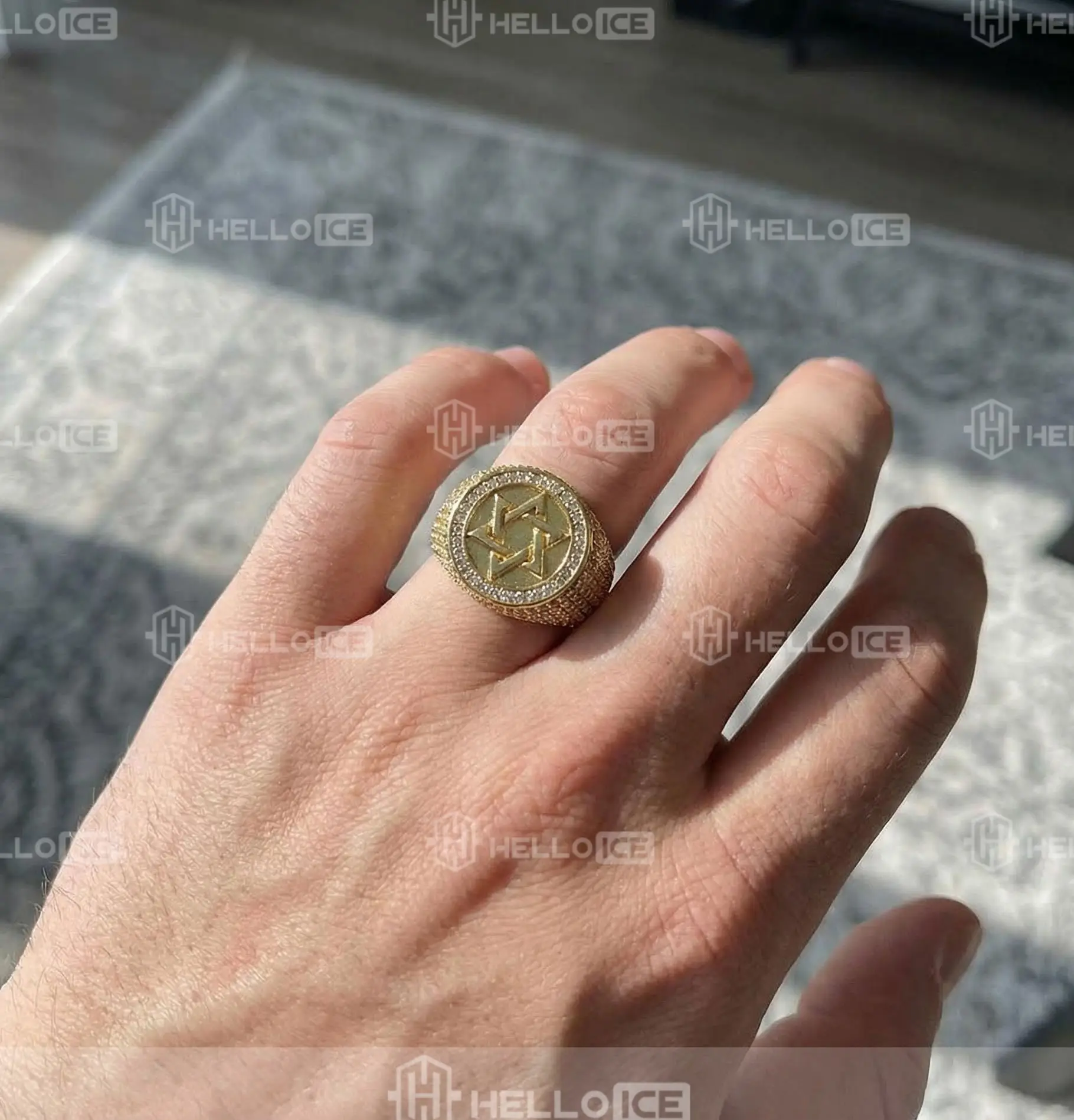 Helloice Review Image