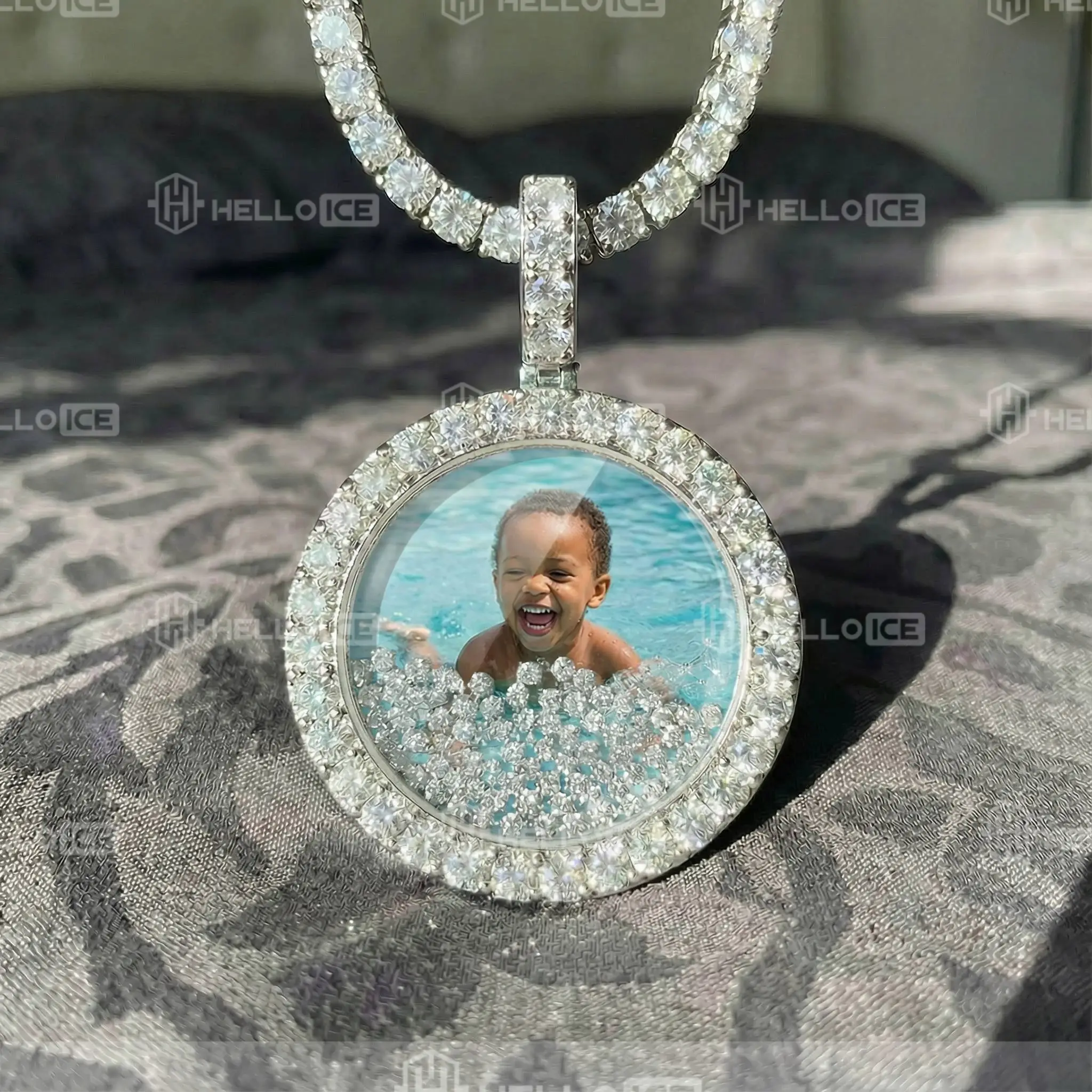 Helloice Review Image