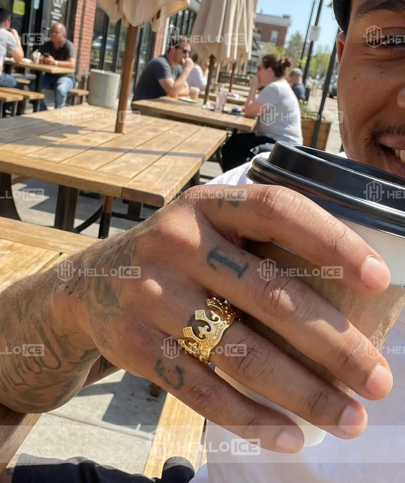 Helloice Review Image