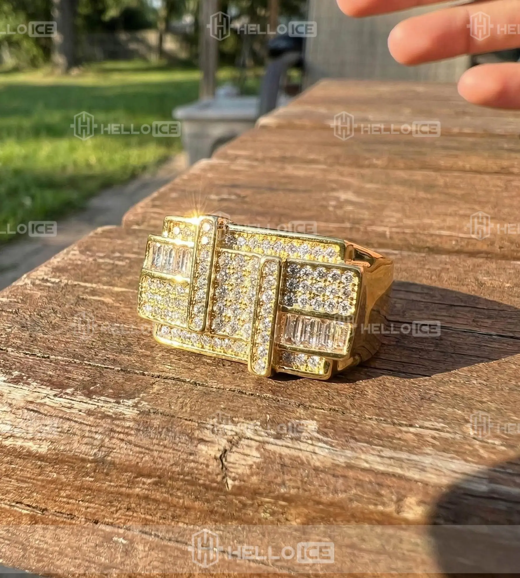 Helloice Review Image