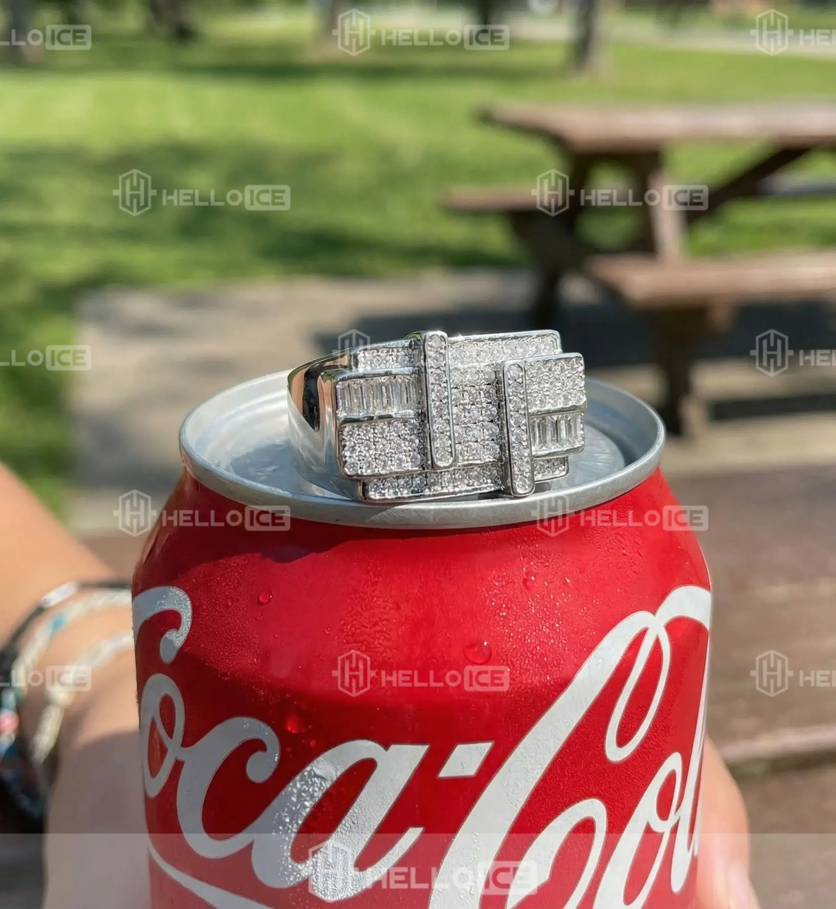 Helloice Review Image