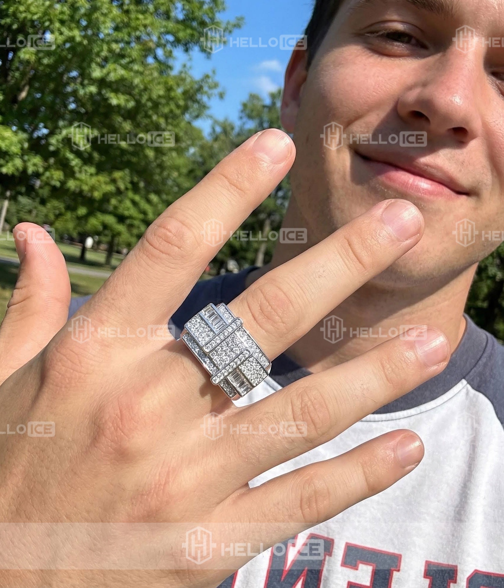 Helloice Review Image