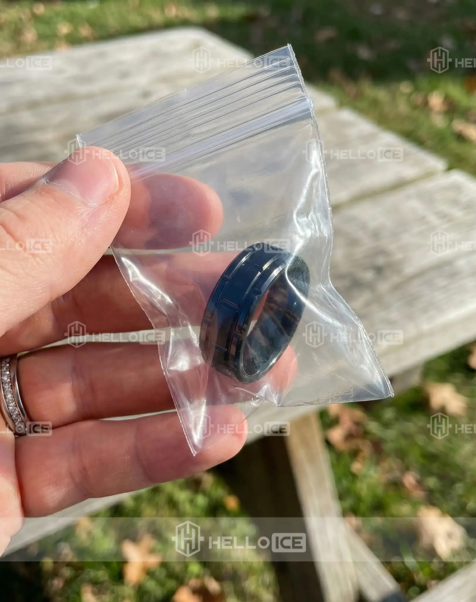 Helloice Review Image