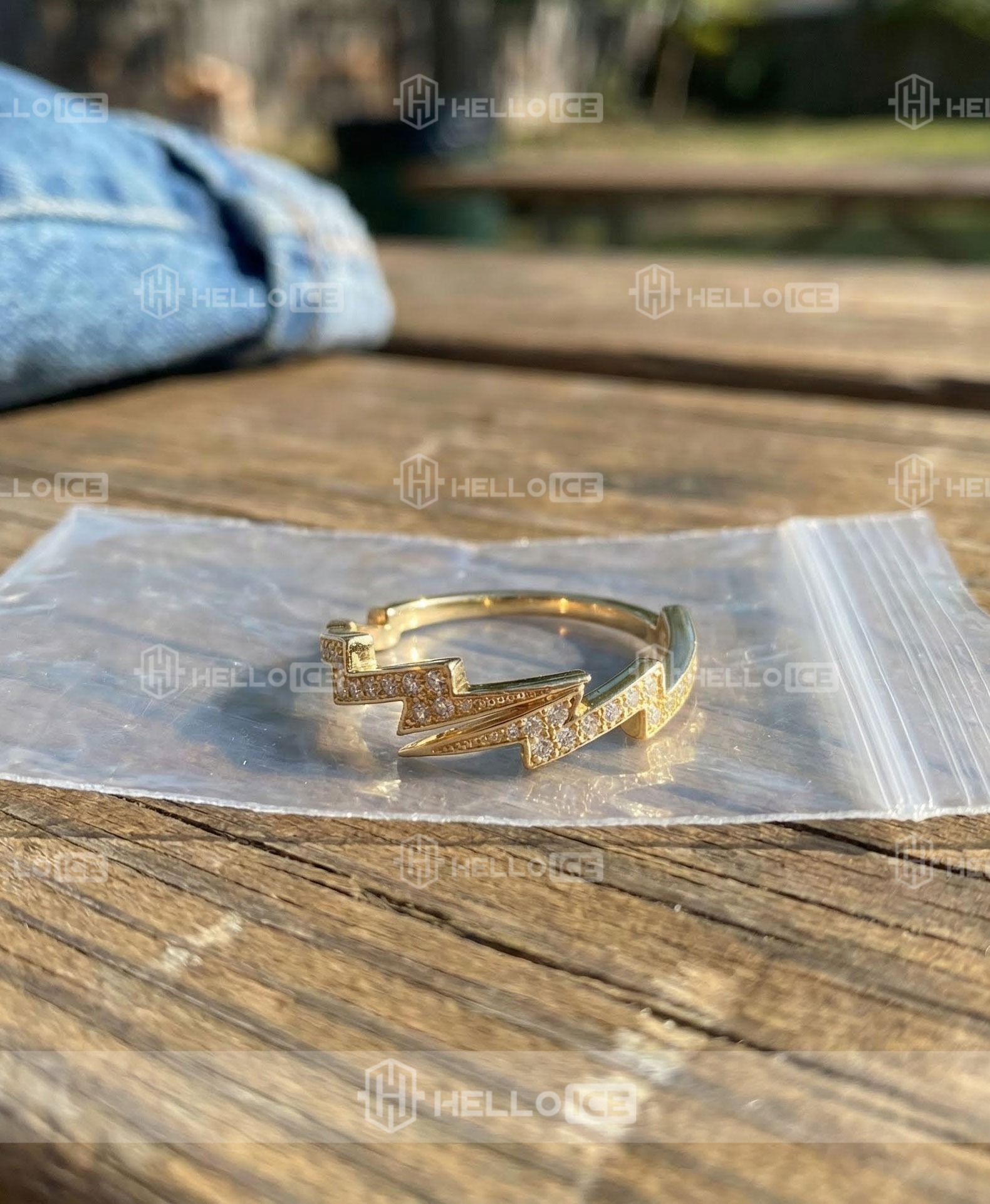 Helloice Review Image