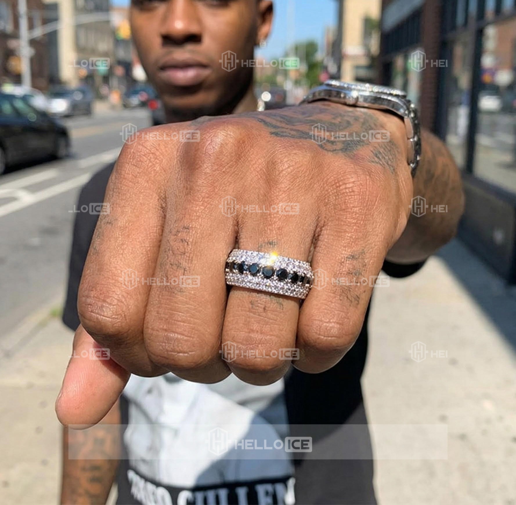 Helloice Review Image