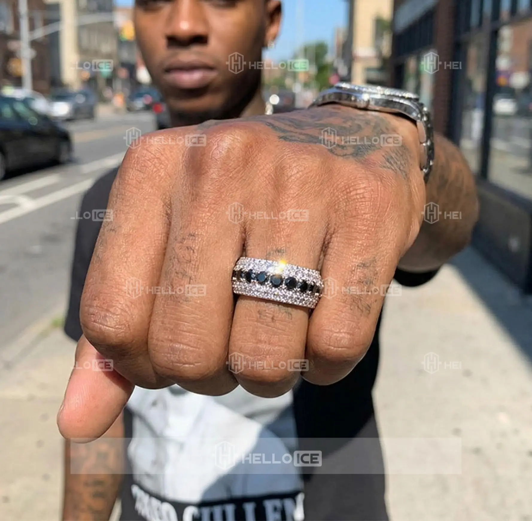 Helloice Review Image