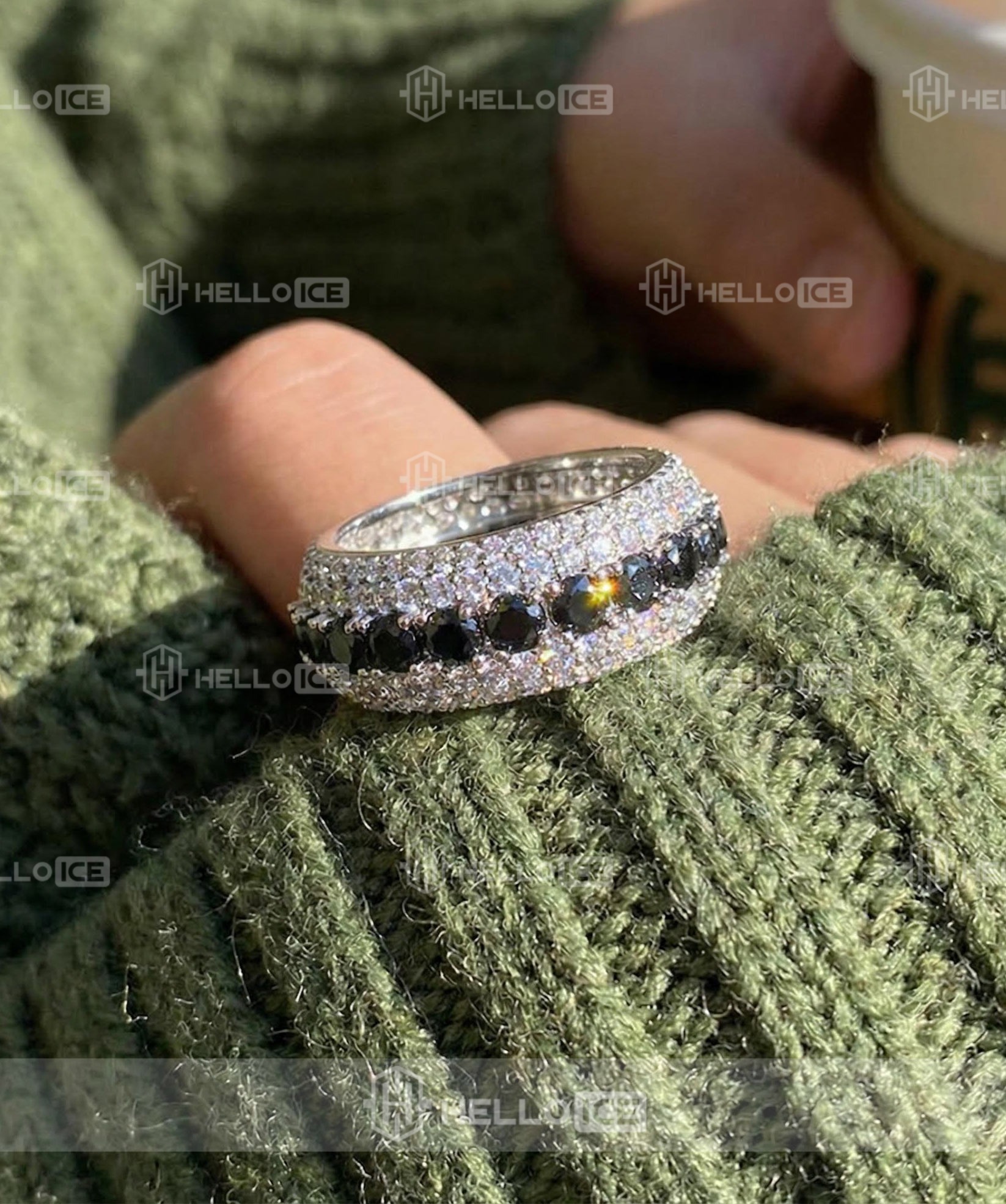 Helloice Review Image