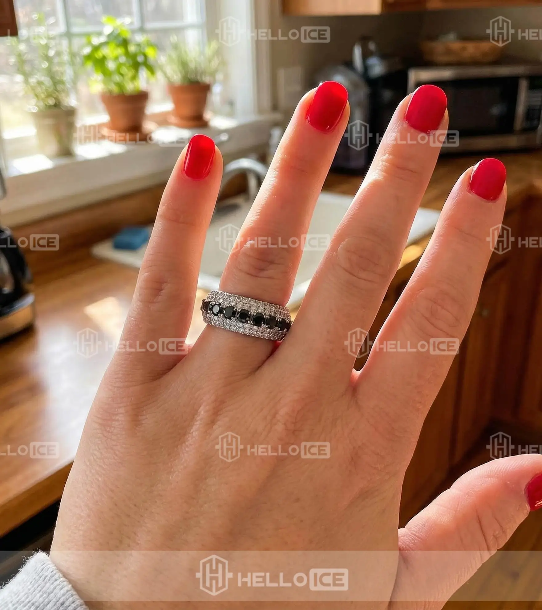 Helloice Review Image