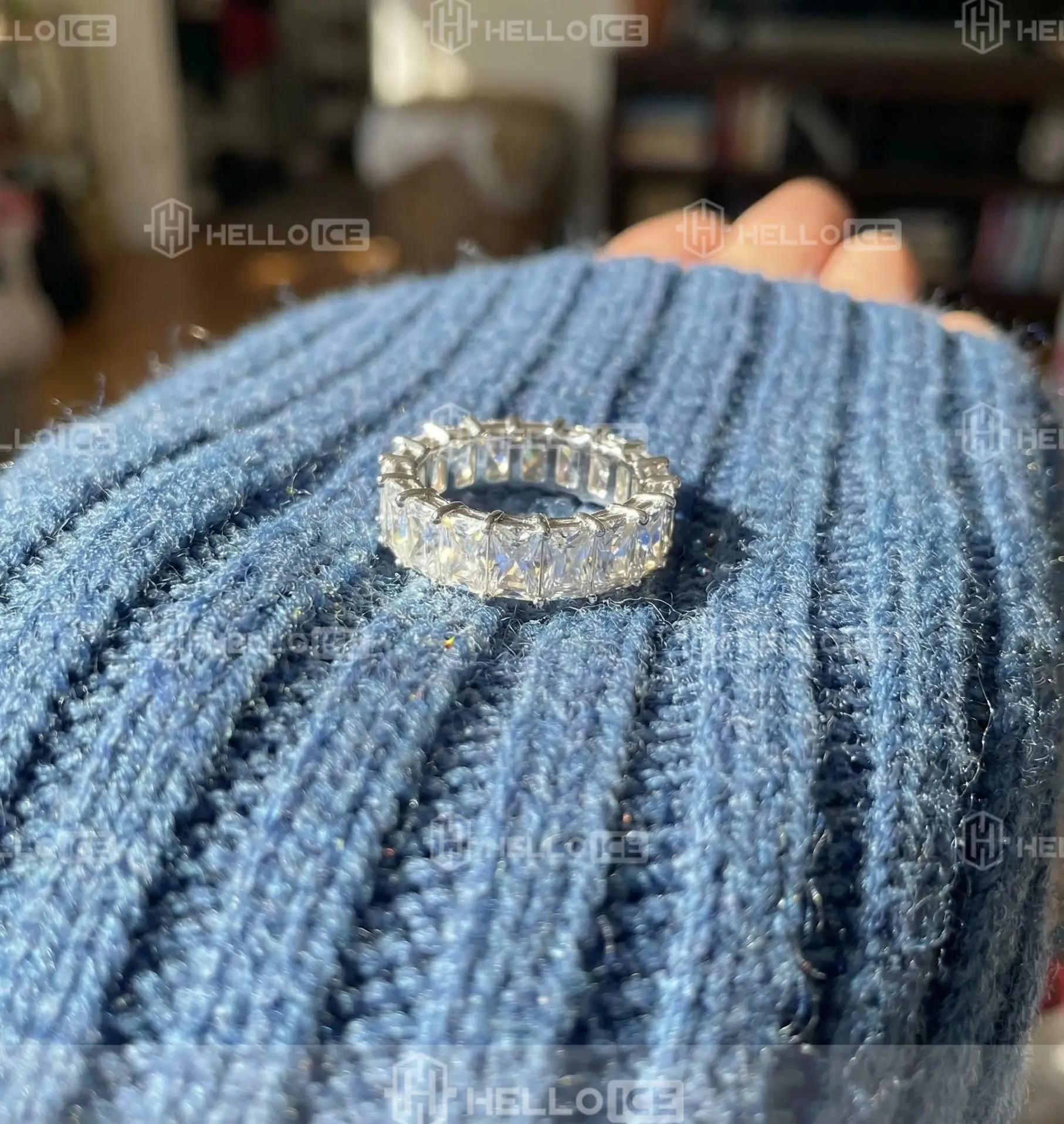 Helloice Review Image