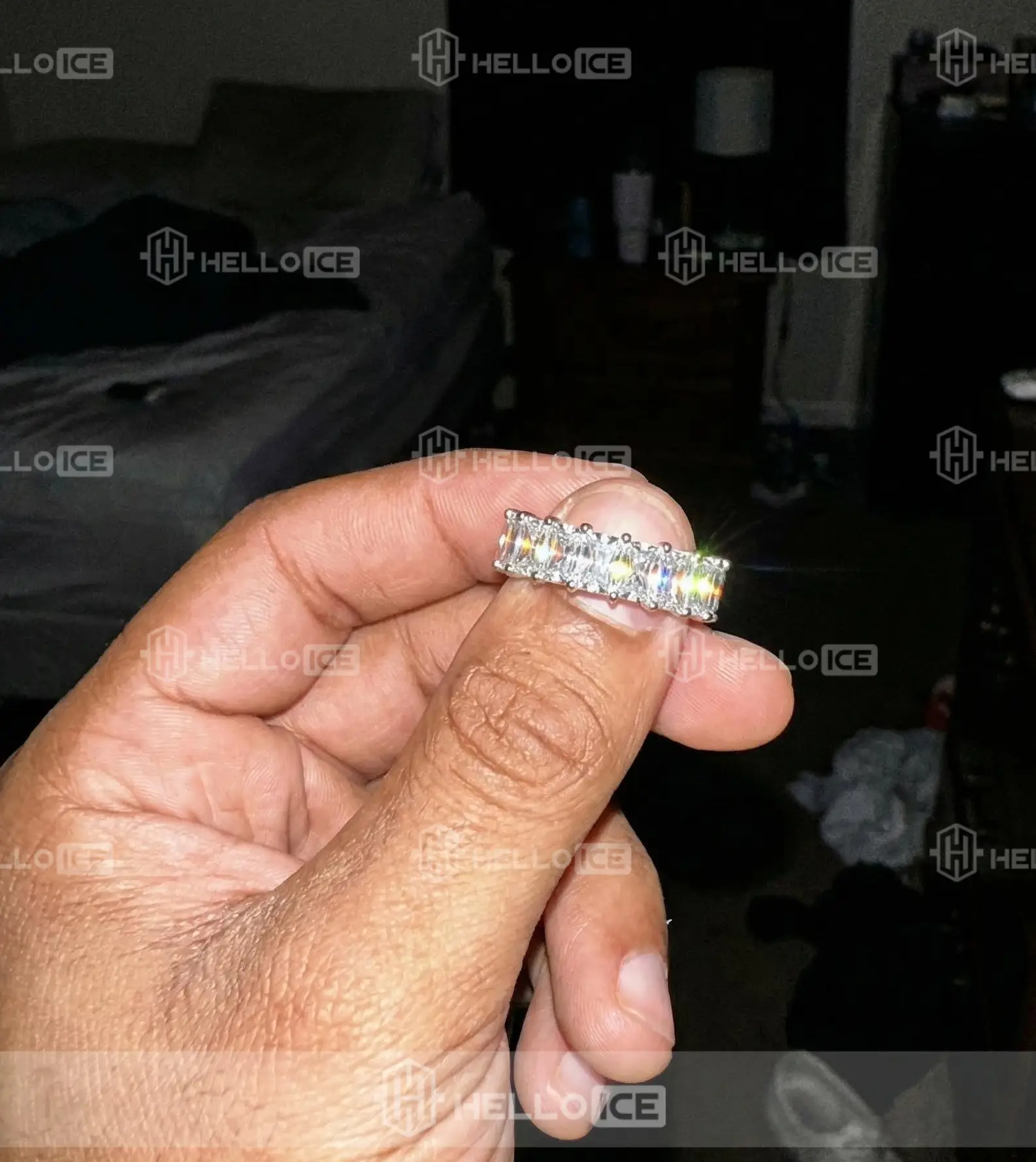 Helloice Review Image